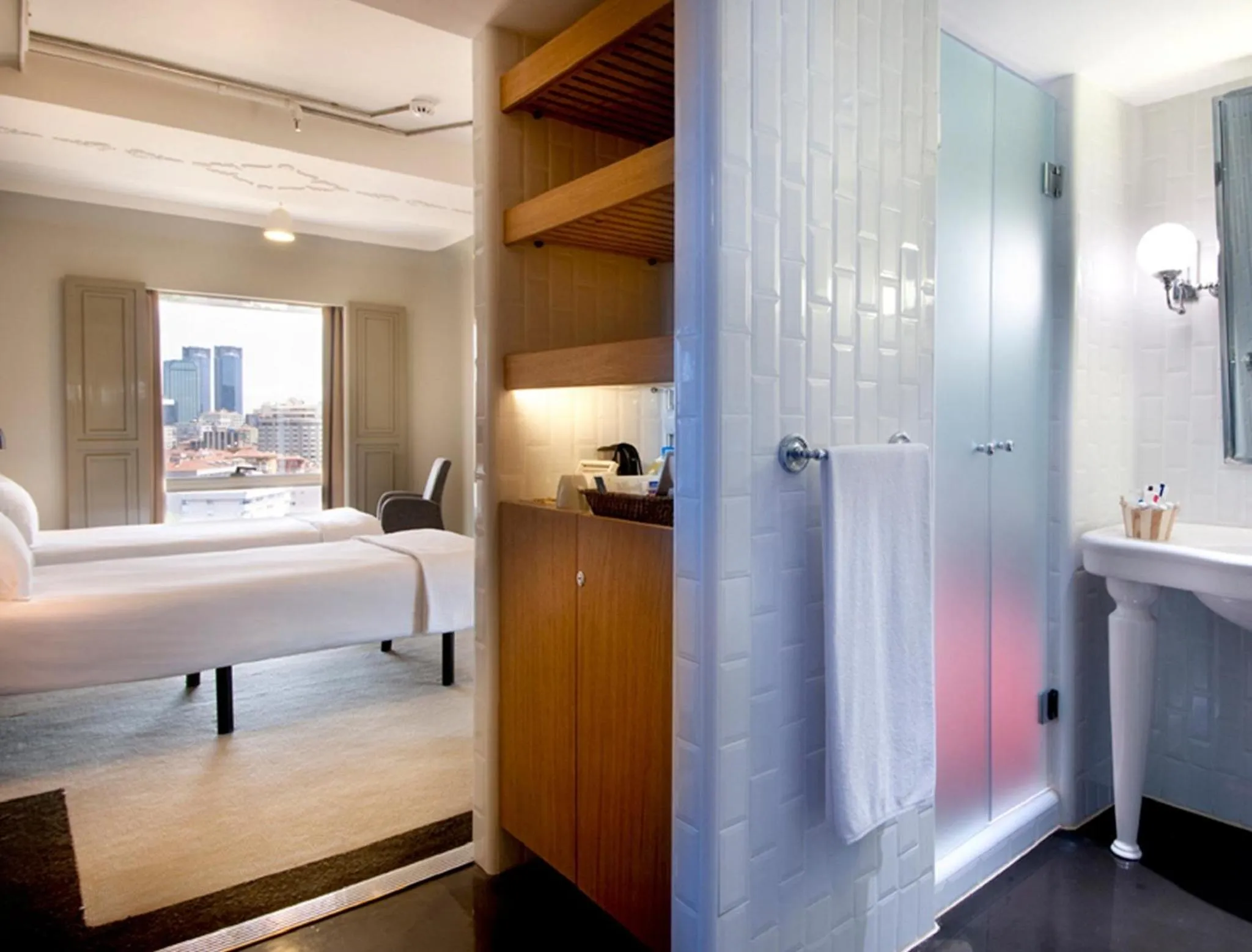 Photo of the whole room, Bed in The Cettia Istanbul