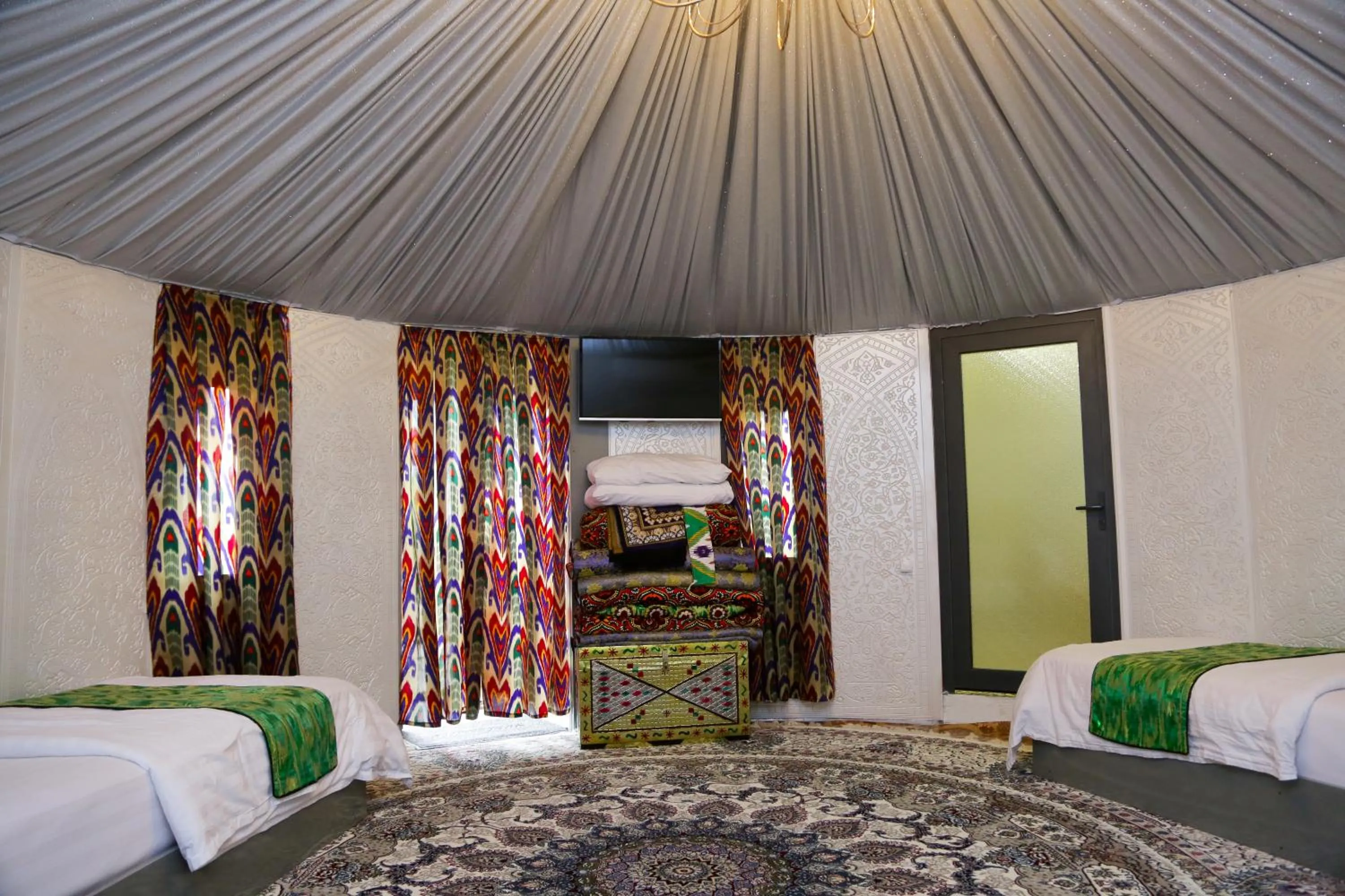 Photo of the whole room, Bed in HON SAROY - immerse atmosphere in the epoch of the khans