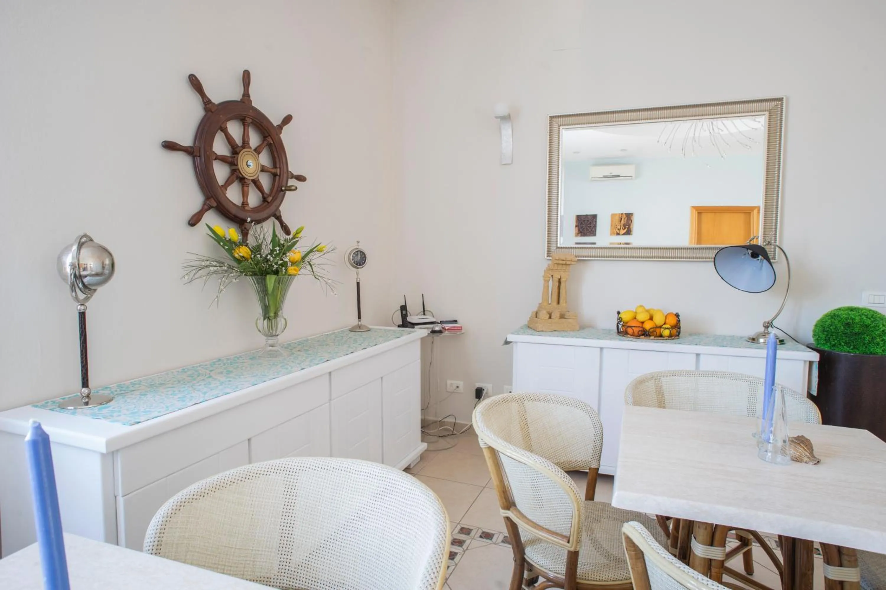 Communal lounge/ TV room in L'Approdo