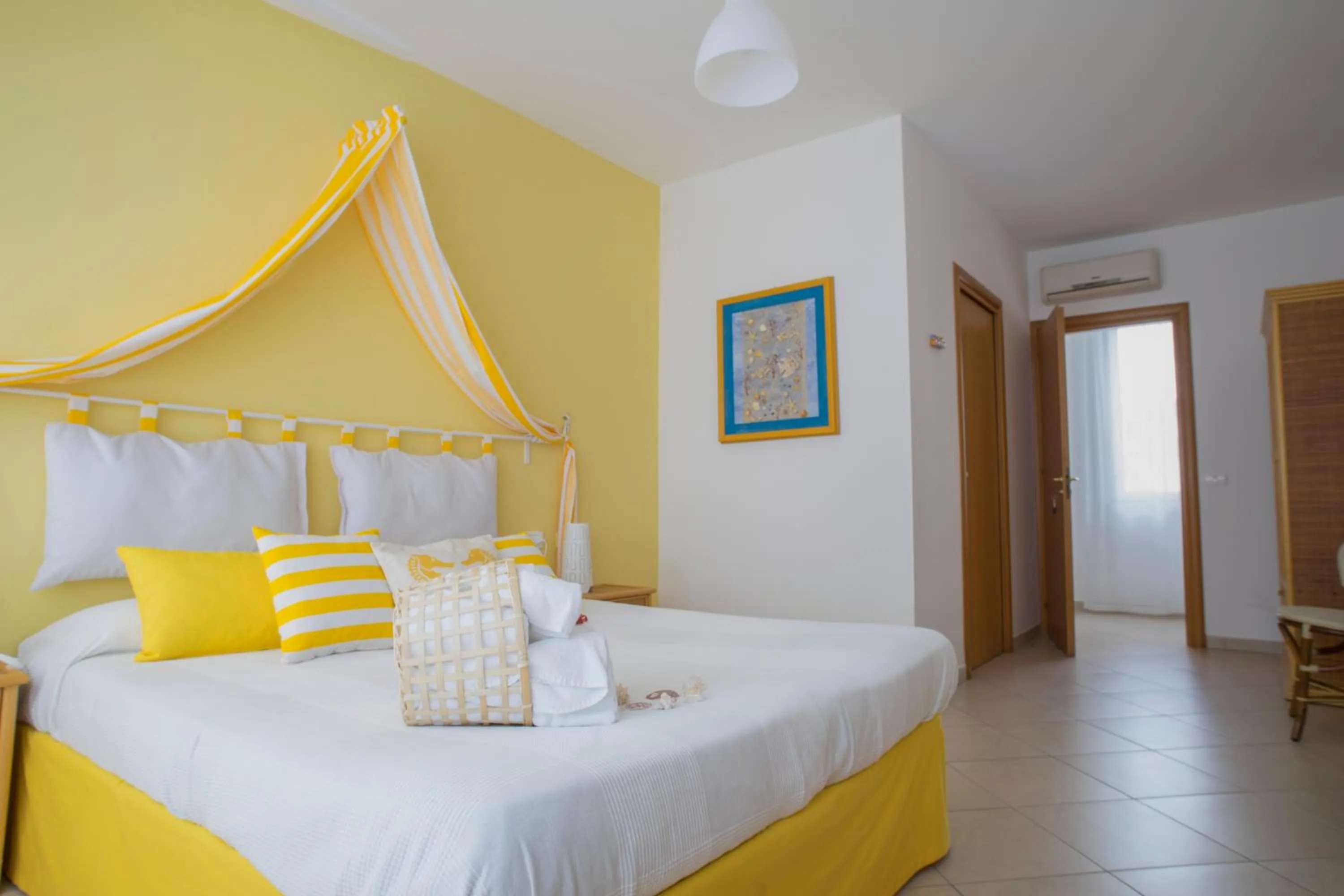 Nightclub / DJ, Bed in L'Approdo