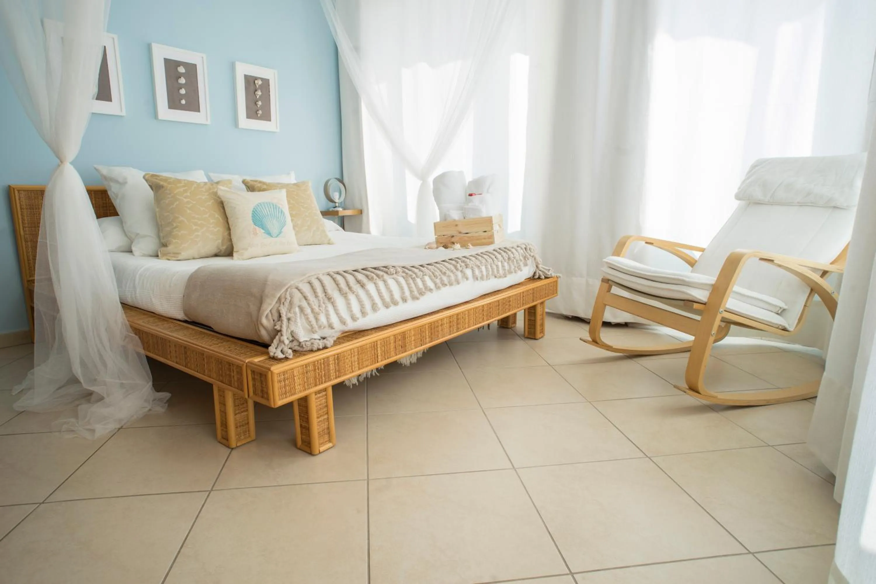 Landmark view, Bed in L'Approdo