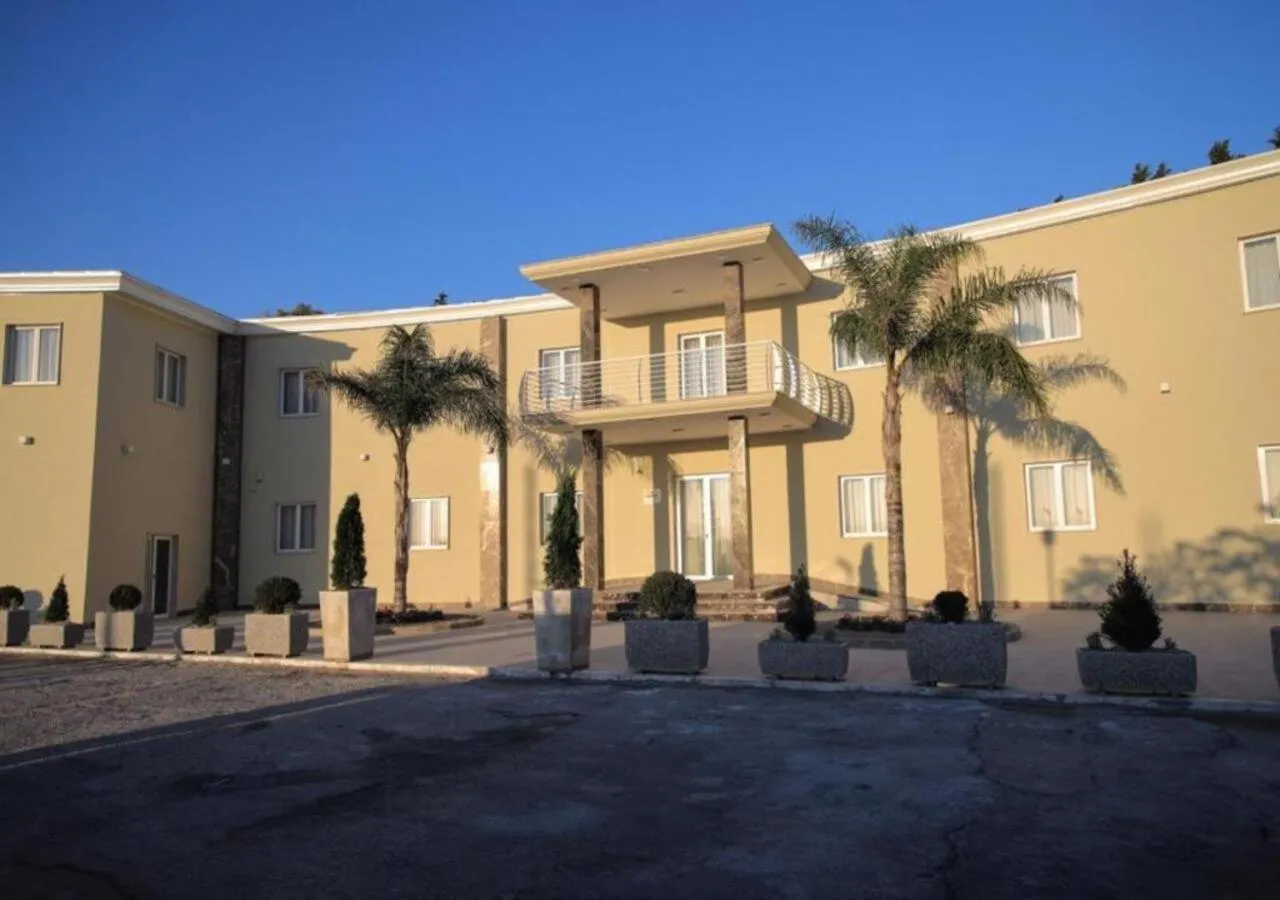 Property building in Hotel Holiday