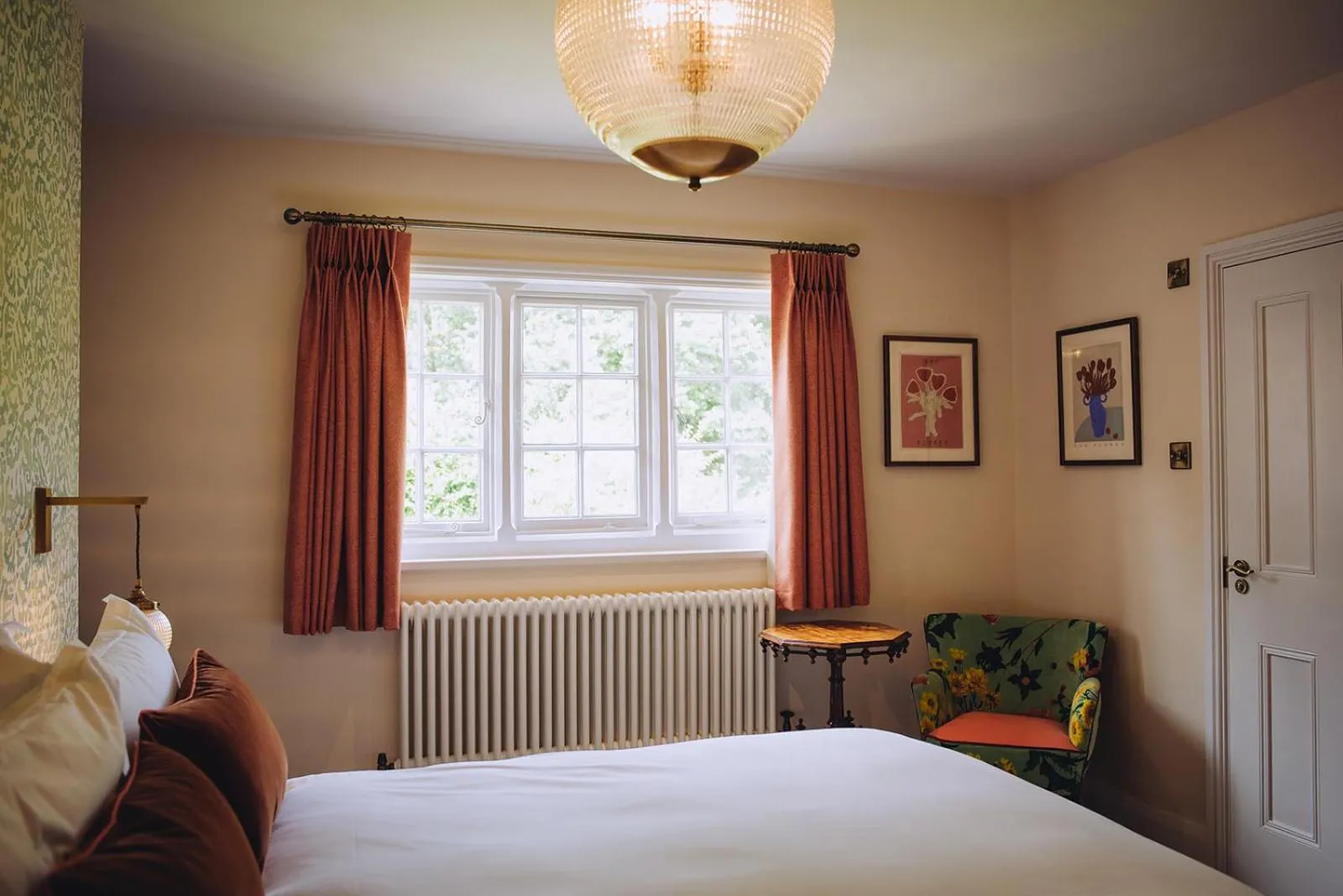 Photo of the whole room, Bed in The Drummond at Albury