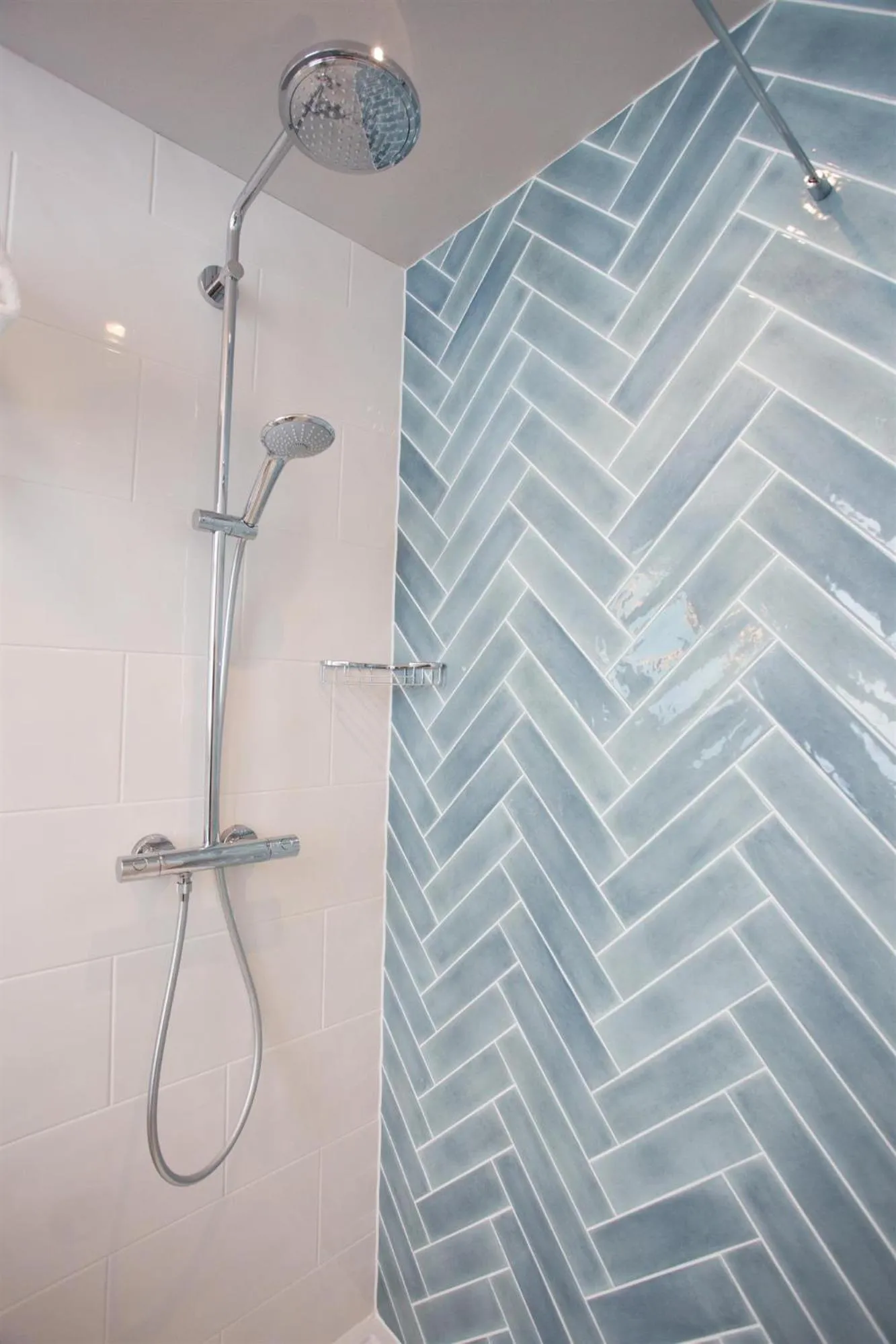 Shower in The Drummond at Albury