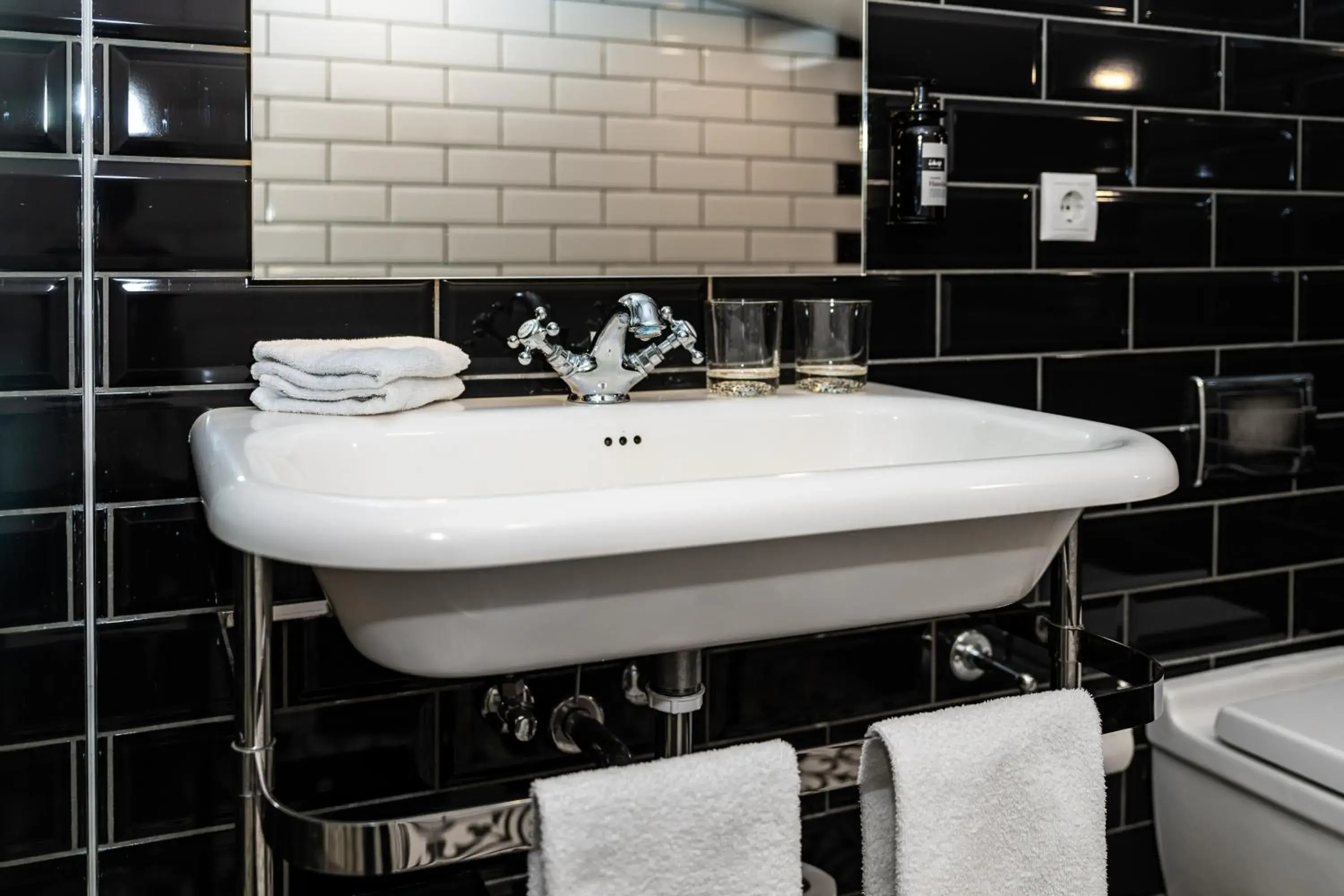 Two-Bedroom Apartment in Vintage Apartment Hotel Two-Bedroom Apartment in Vintage Apartment Hotel