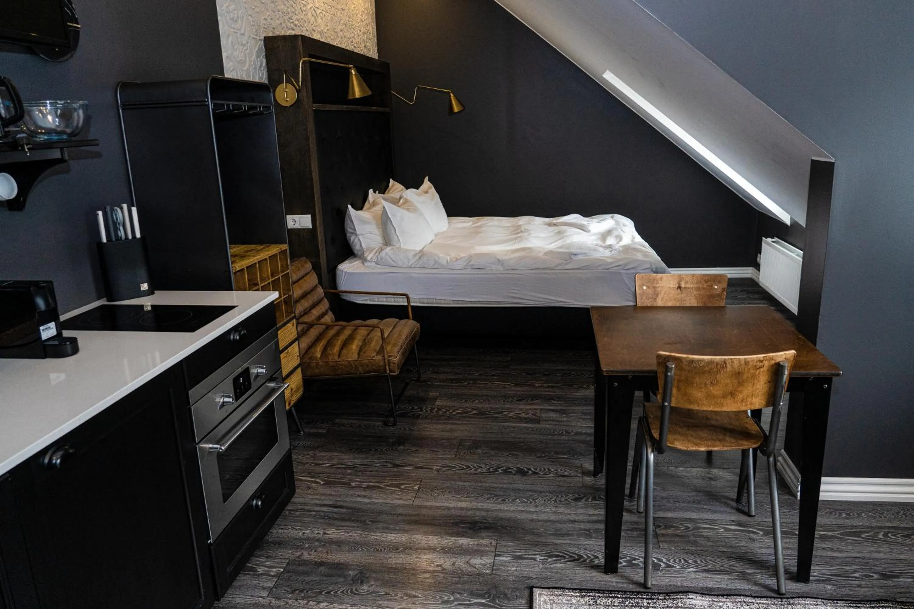 Photo of the whole room, Bed in Vintage Apartment Hotel