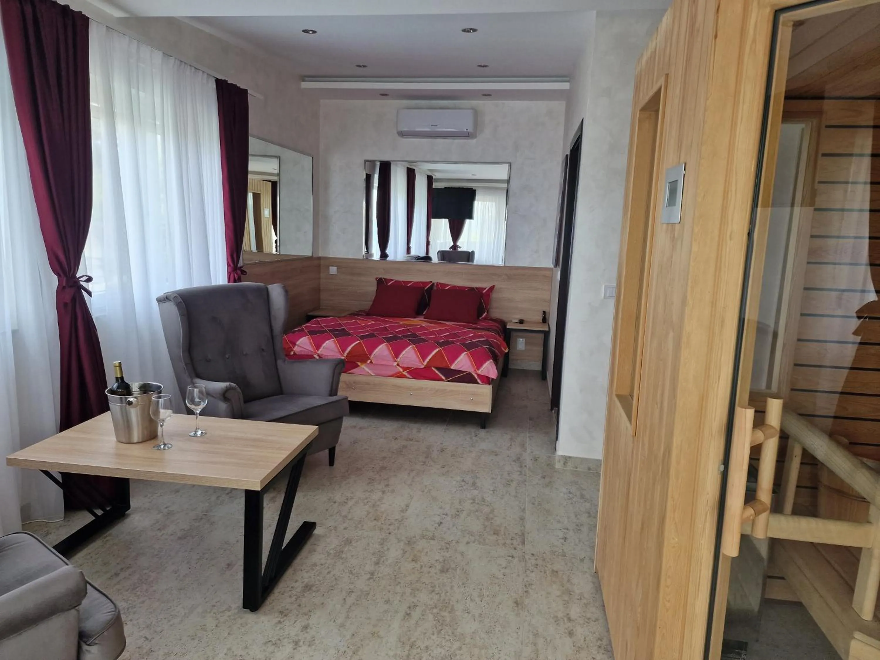 Bed in Rooms Green Set