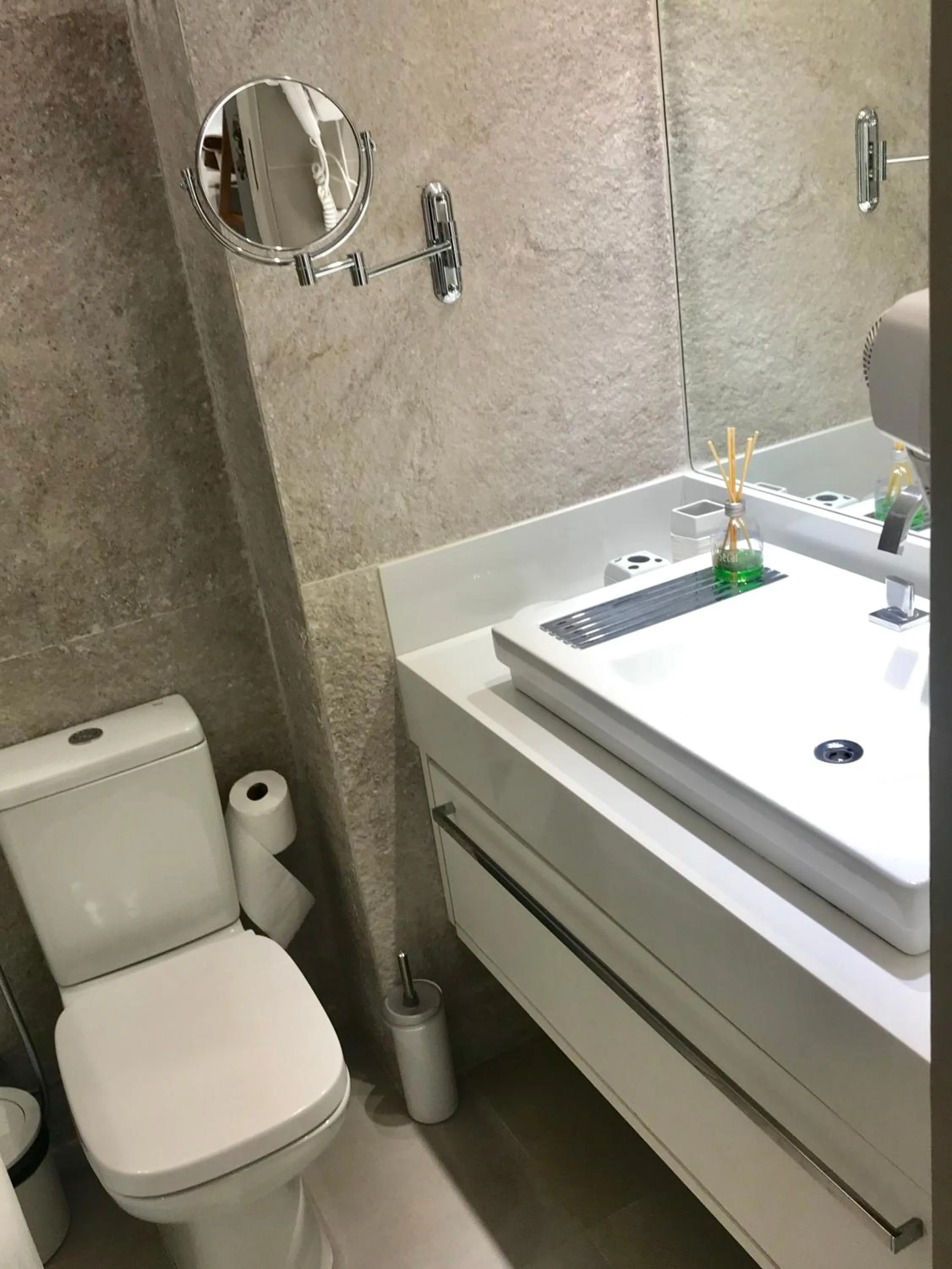 Toilet in Leblon Flat