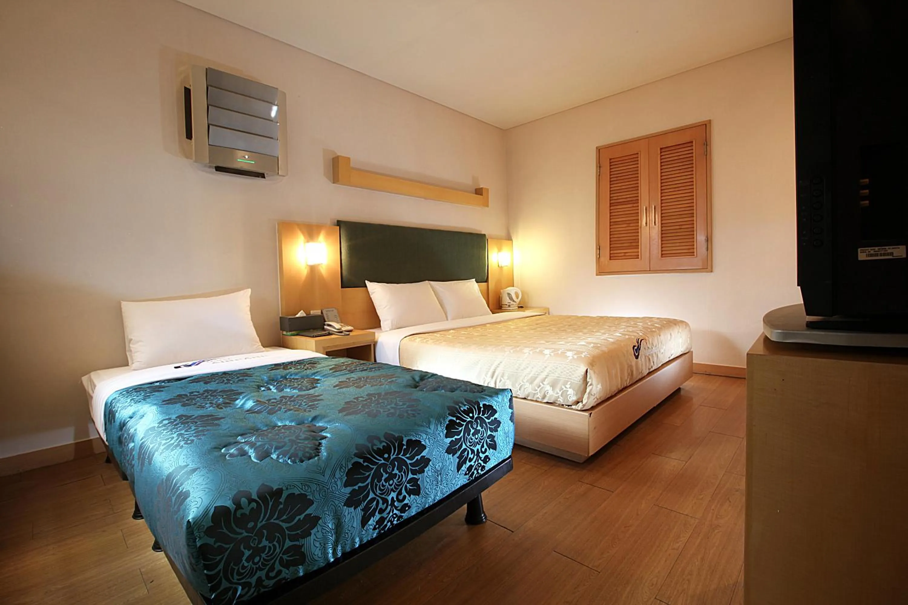 Photo of the whole room, Bed in Incheon Airporthotel Airstay