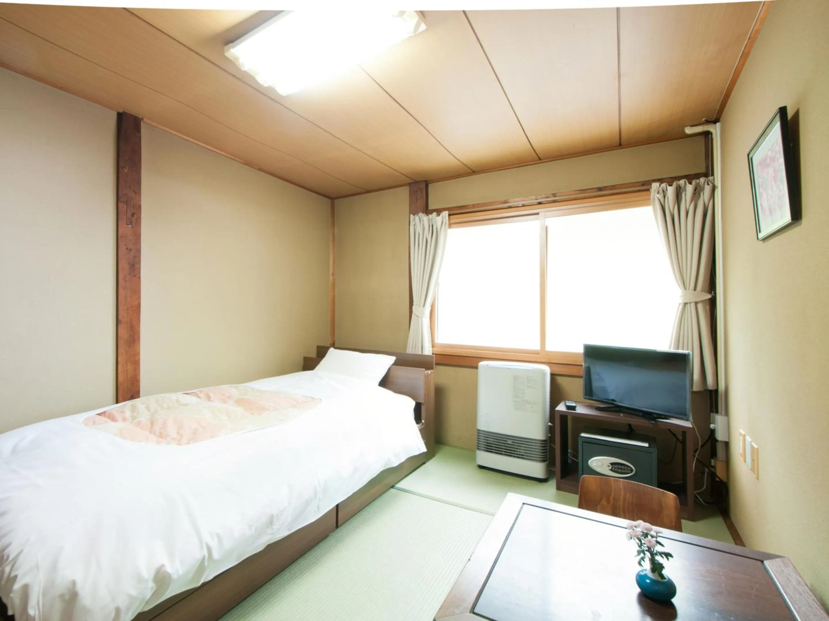 Photo of the whole room, Bed in Yachi Onsen