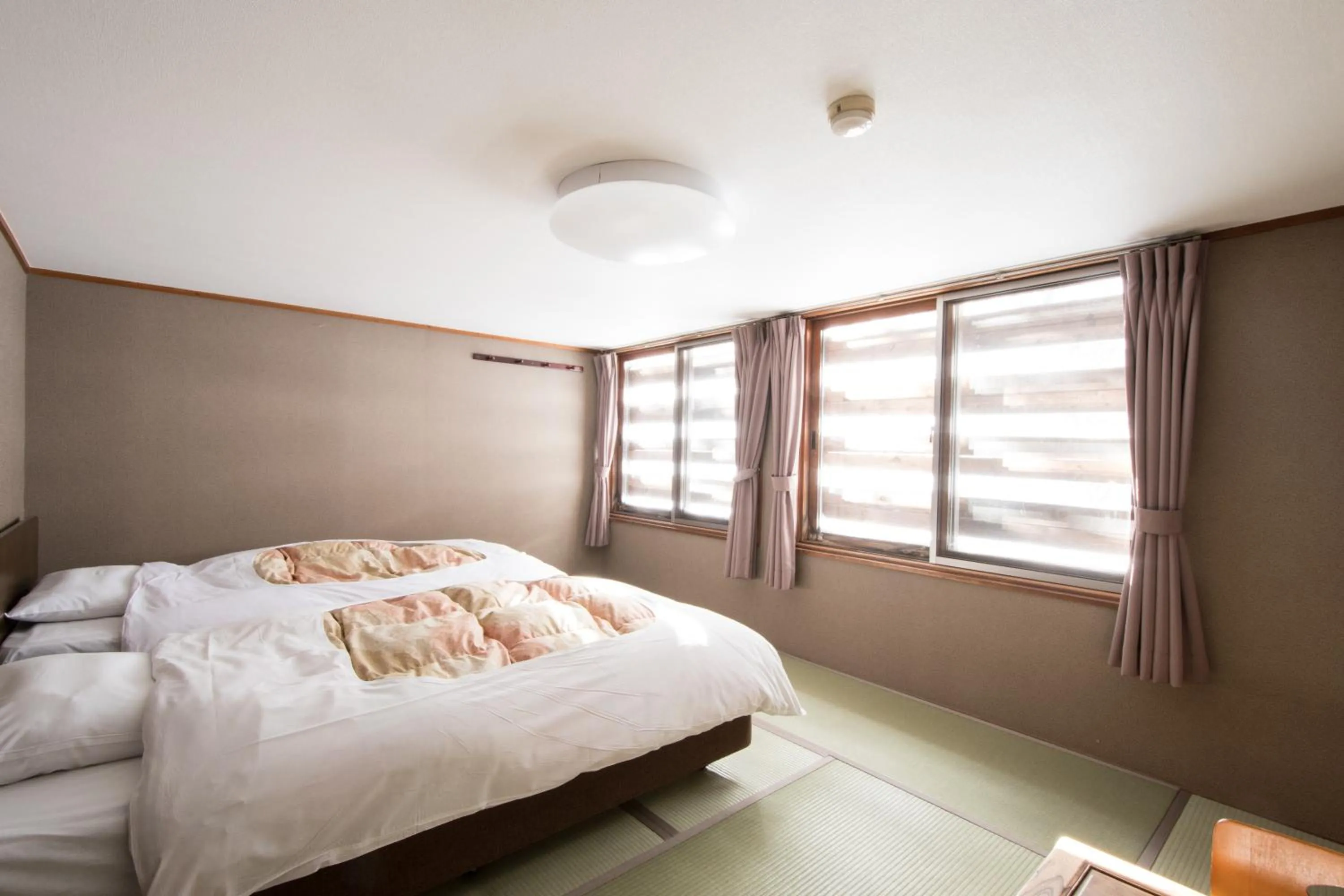 Photo of the whole room, Bed in Yachi Onsen
