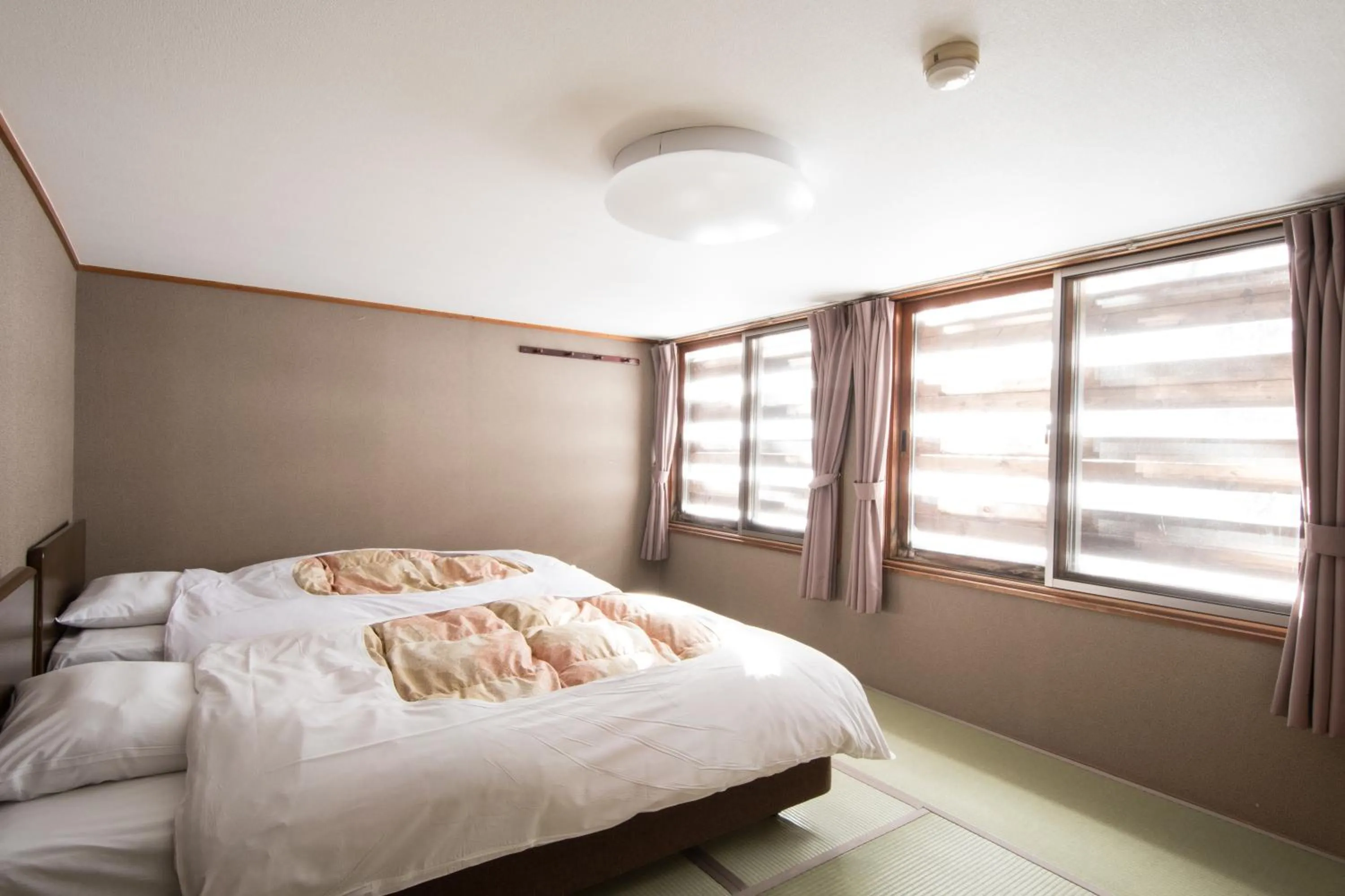 Photo of the whole room, Bed in Yachi Onsen
