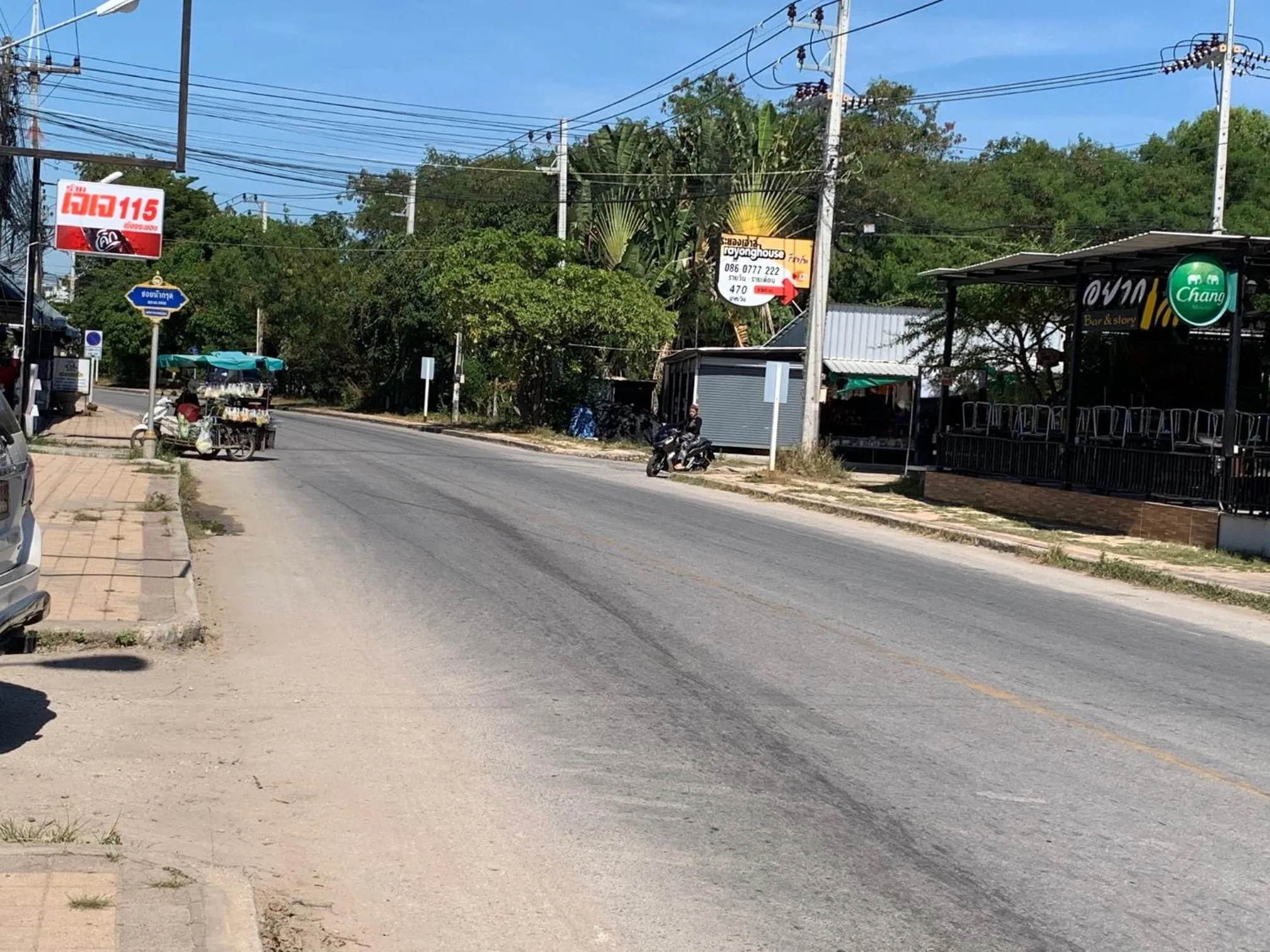 Facade/entrance in Rayonghouse Resort