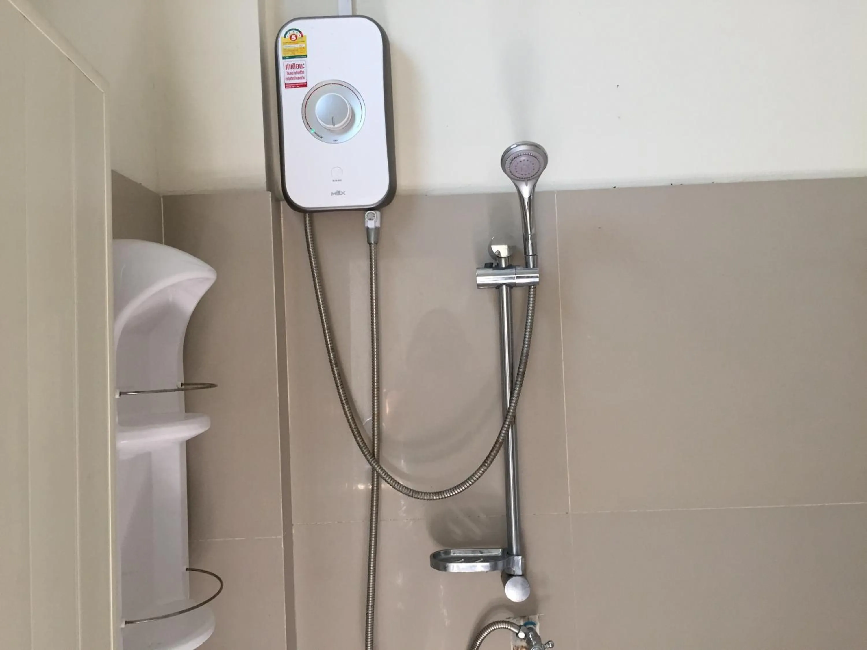 Shower in Rayonghouse Resort