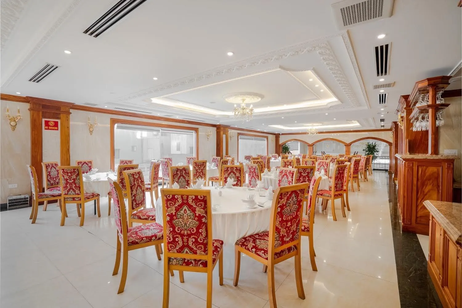 Restaurant/places to eat in Riverside Hotel Quang Binh