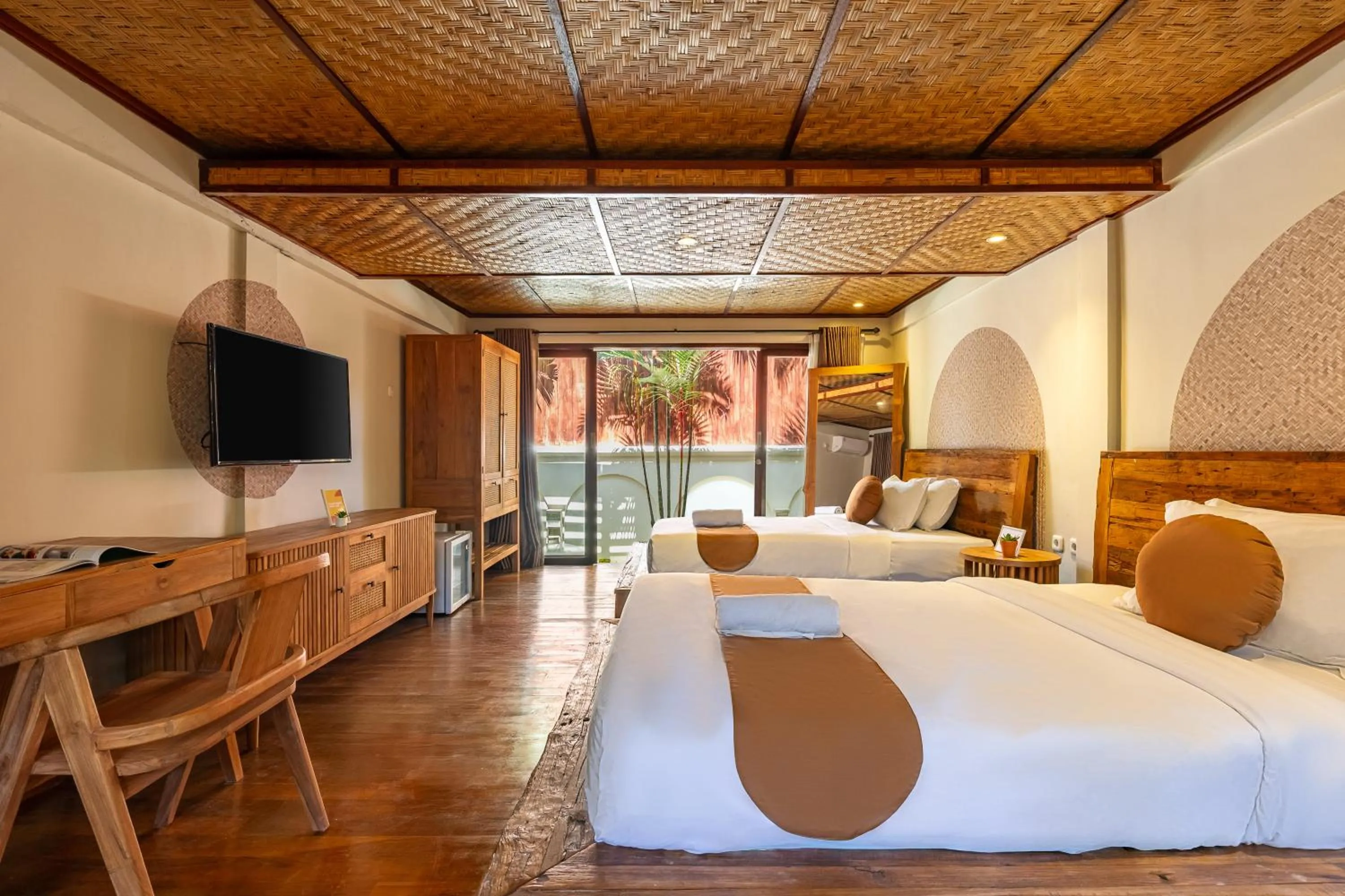 Bedroom, Bed in Cove Urbanest Inn