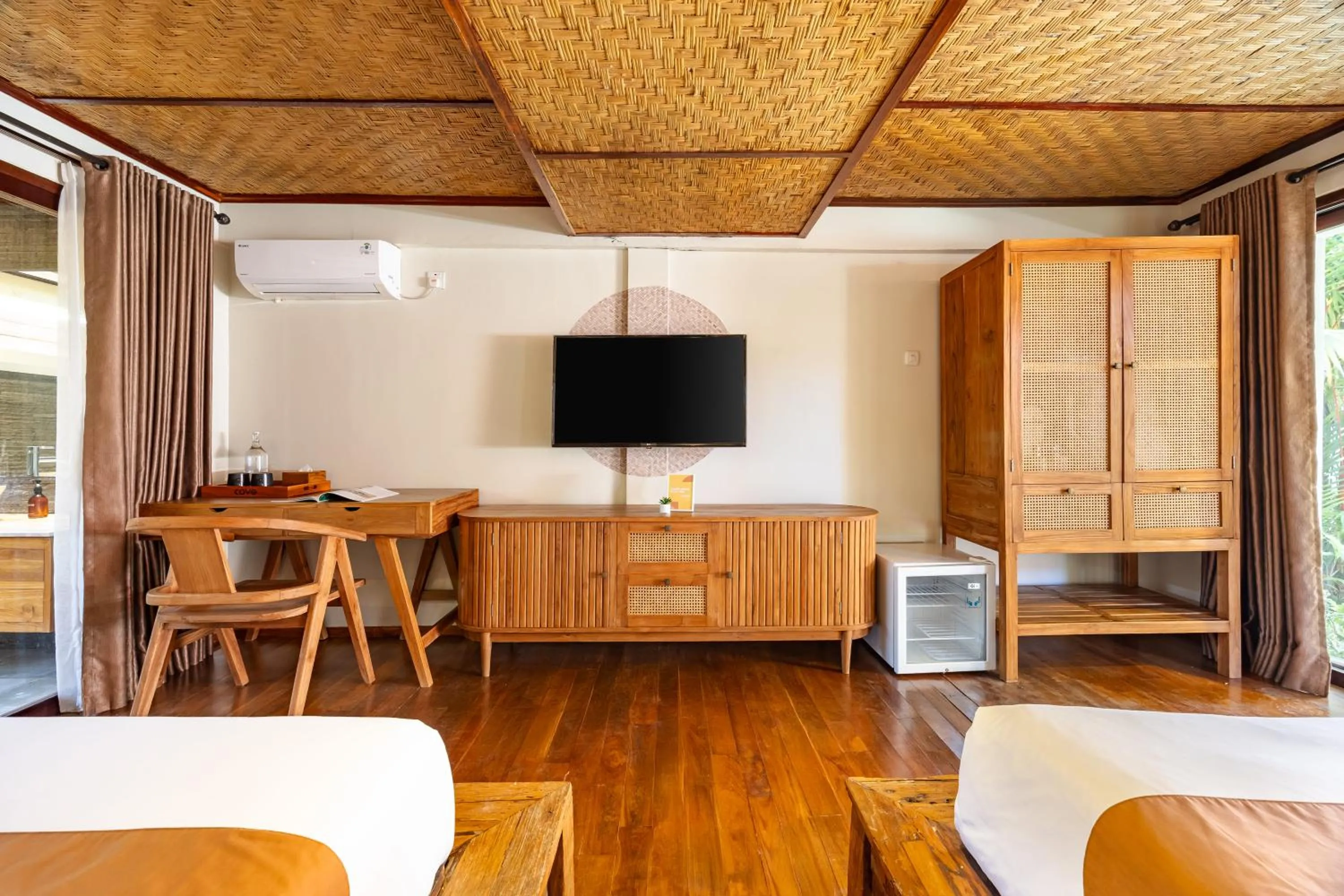 Bedroom in Cove Urbanest Inn