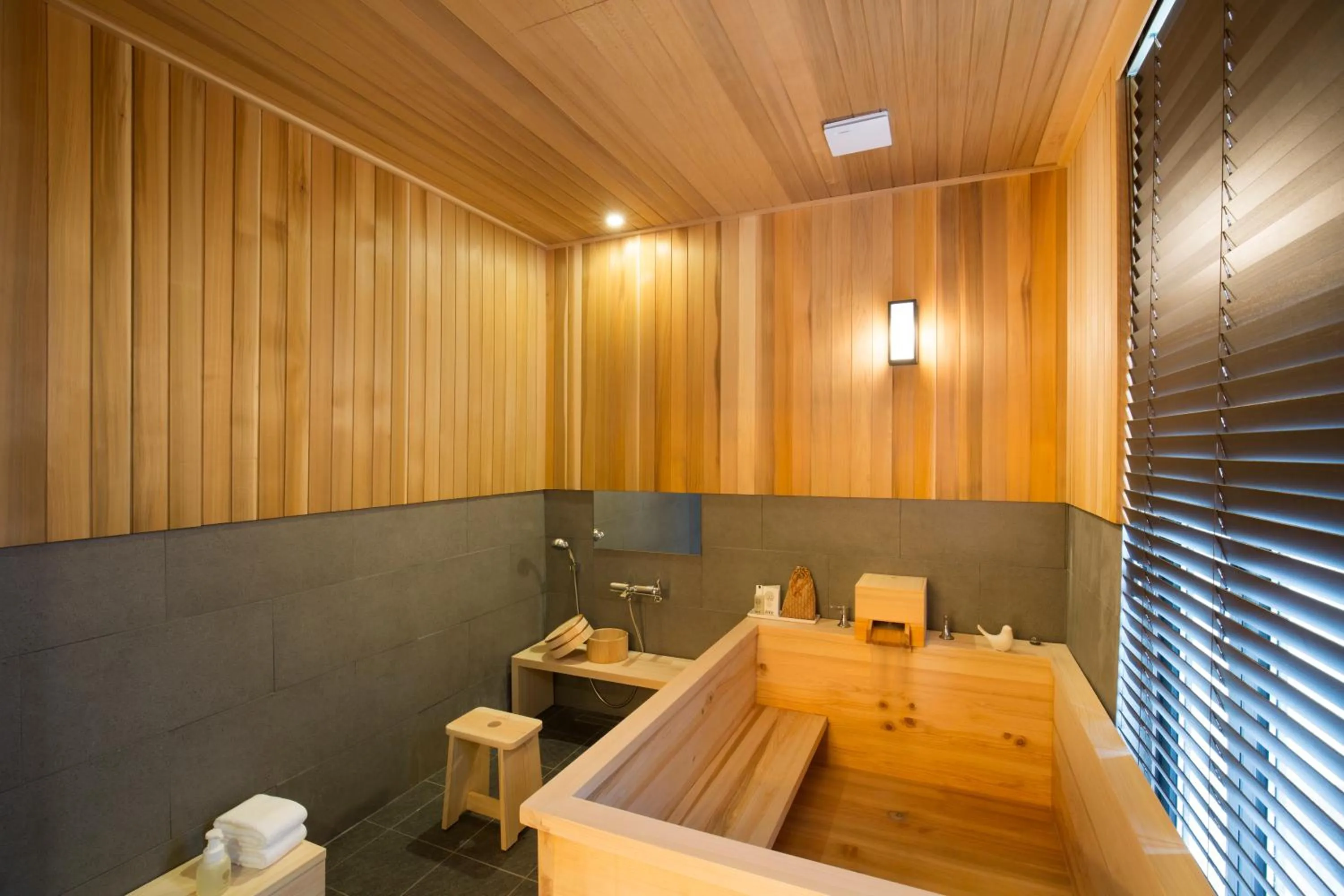 Bathroom in Tomonoya Ryokan Geoje