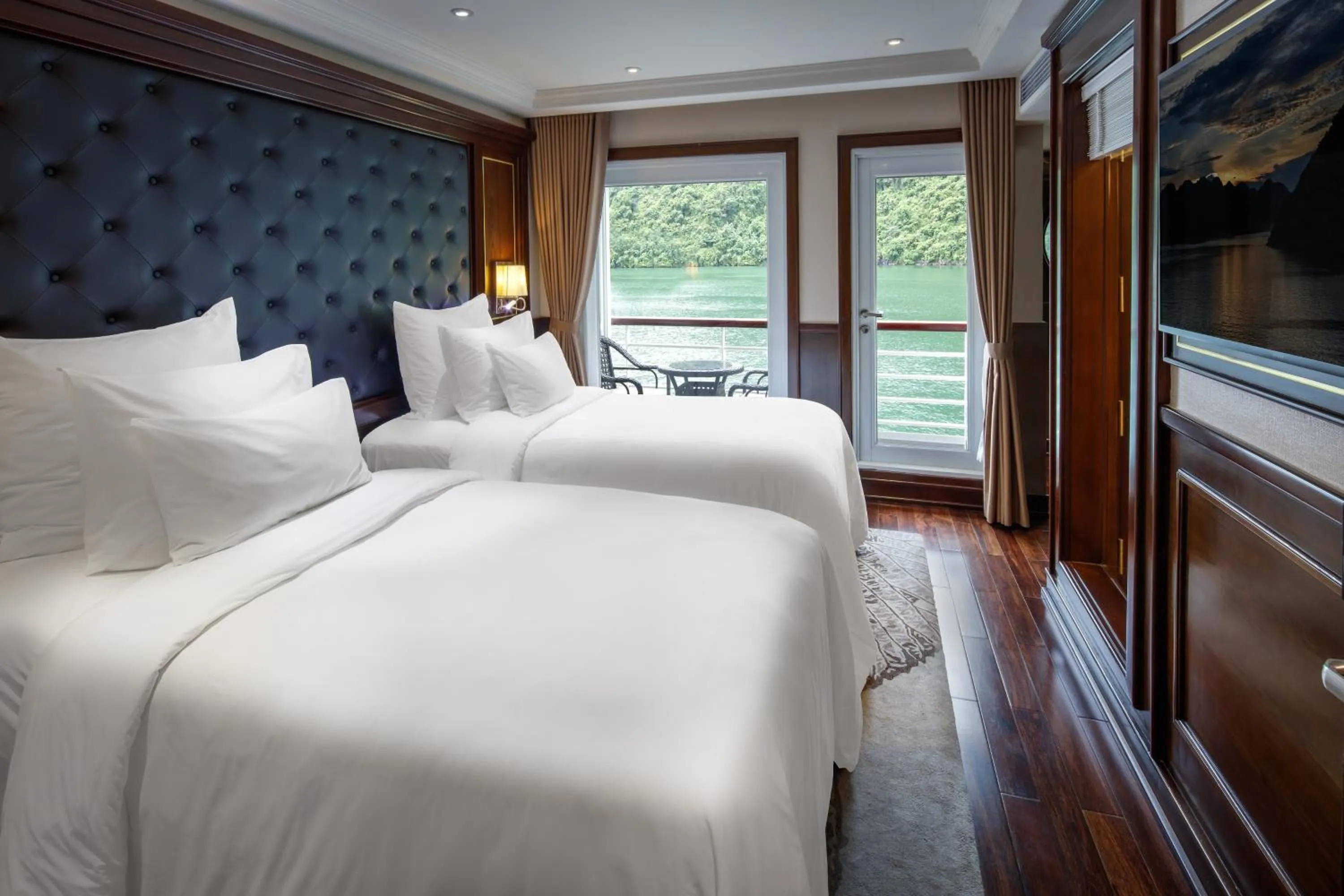 Bedroom, Bed in Paradise Elegance Cruise Halong