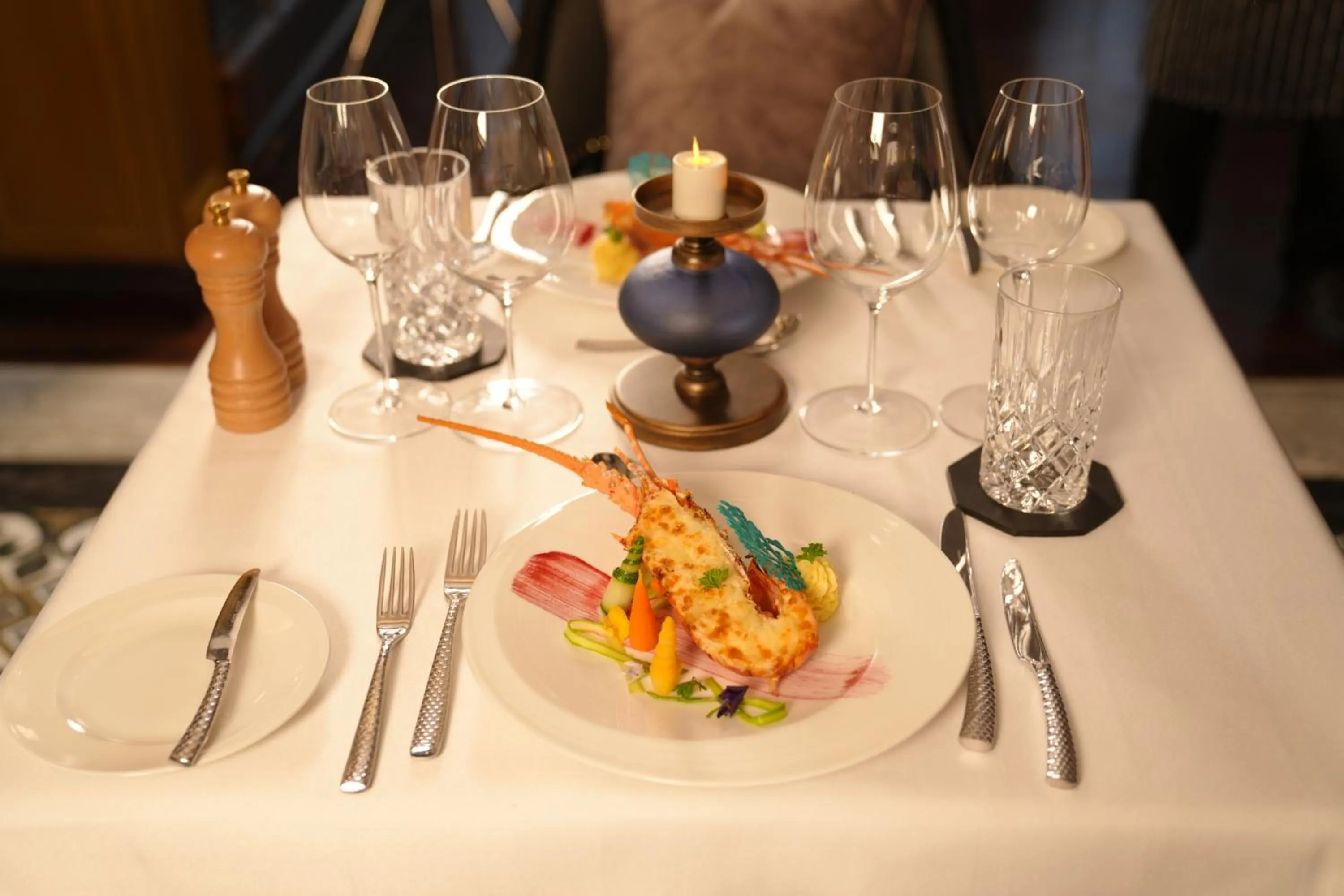 Restaurant/places to eat in Paradise Elegance Cruise Halong