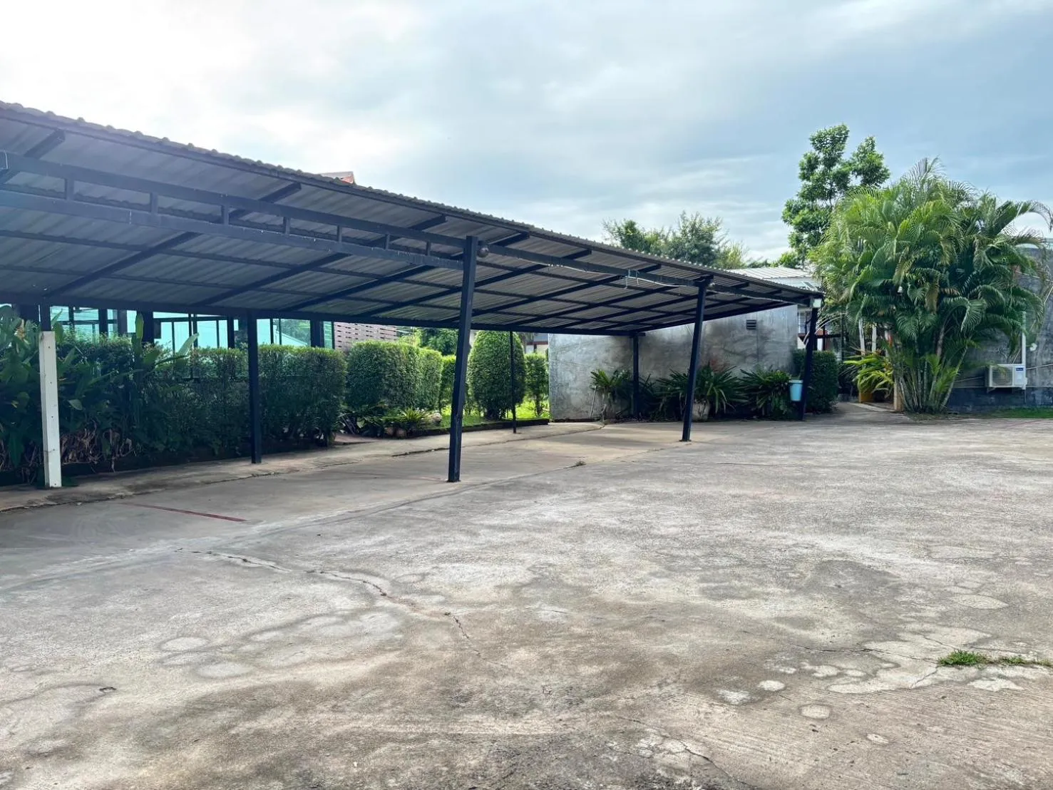 Parking in Le Park 23 Boutique Resort