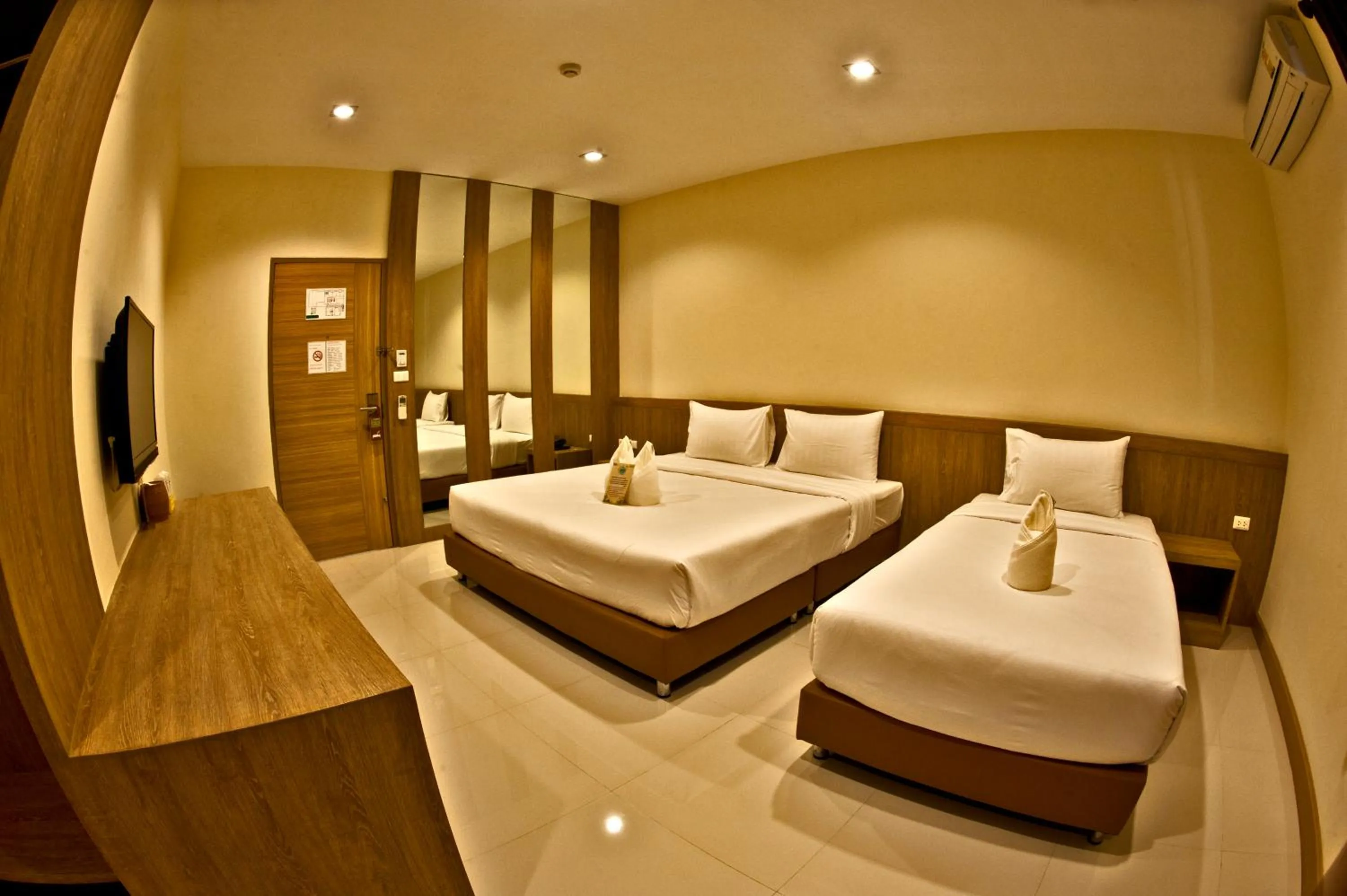 Photo of the whole room, Bed in OMG Hotel