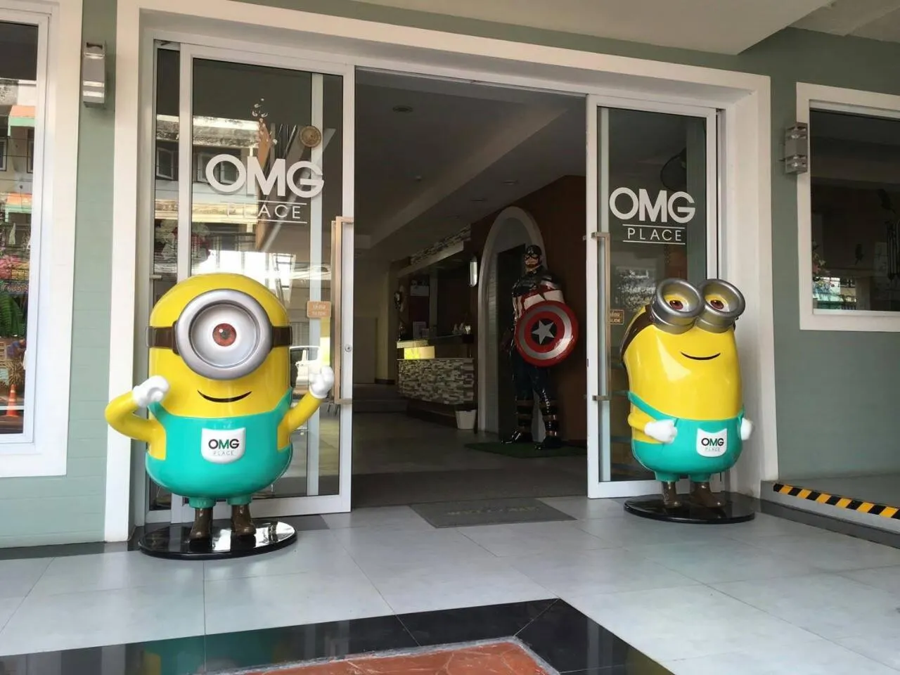 Facade/entrance in OMG Hotel