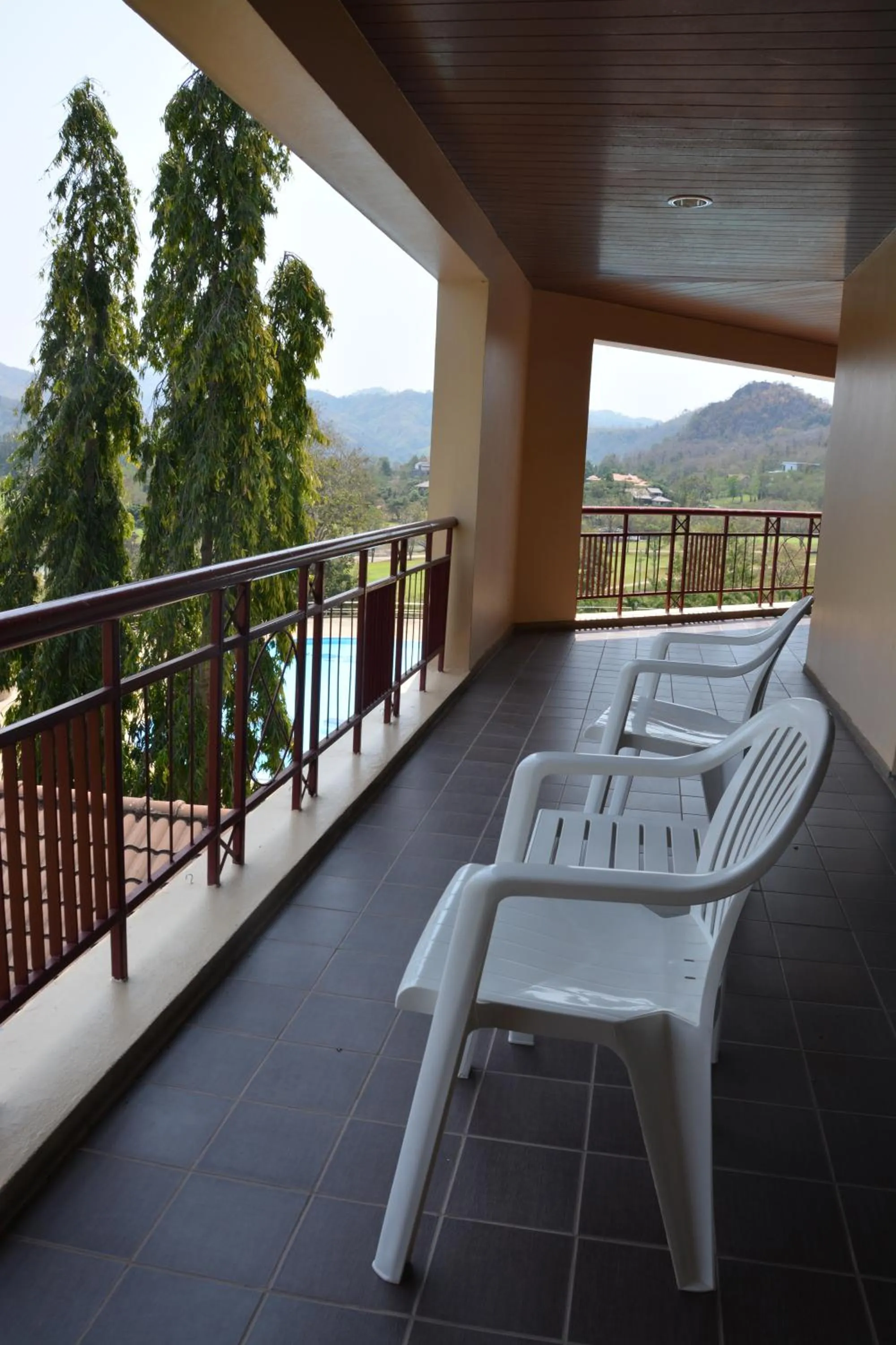 Day in Sir James Resort