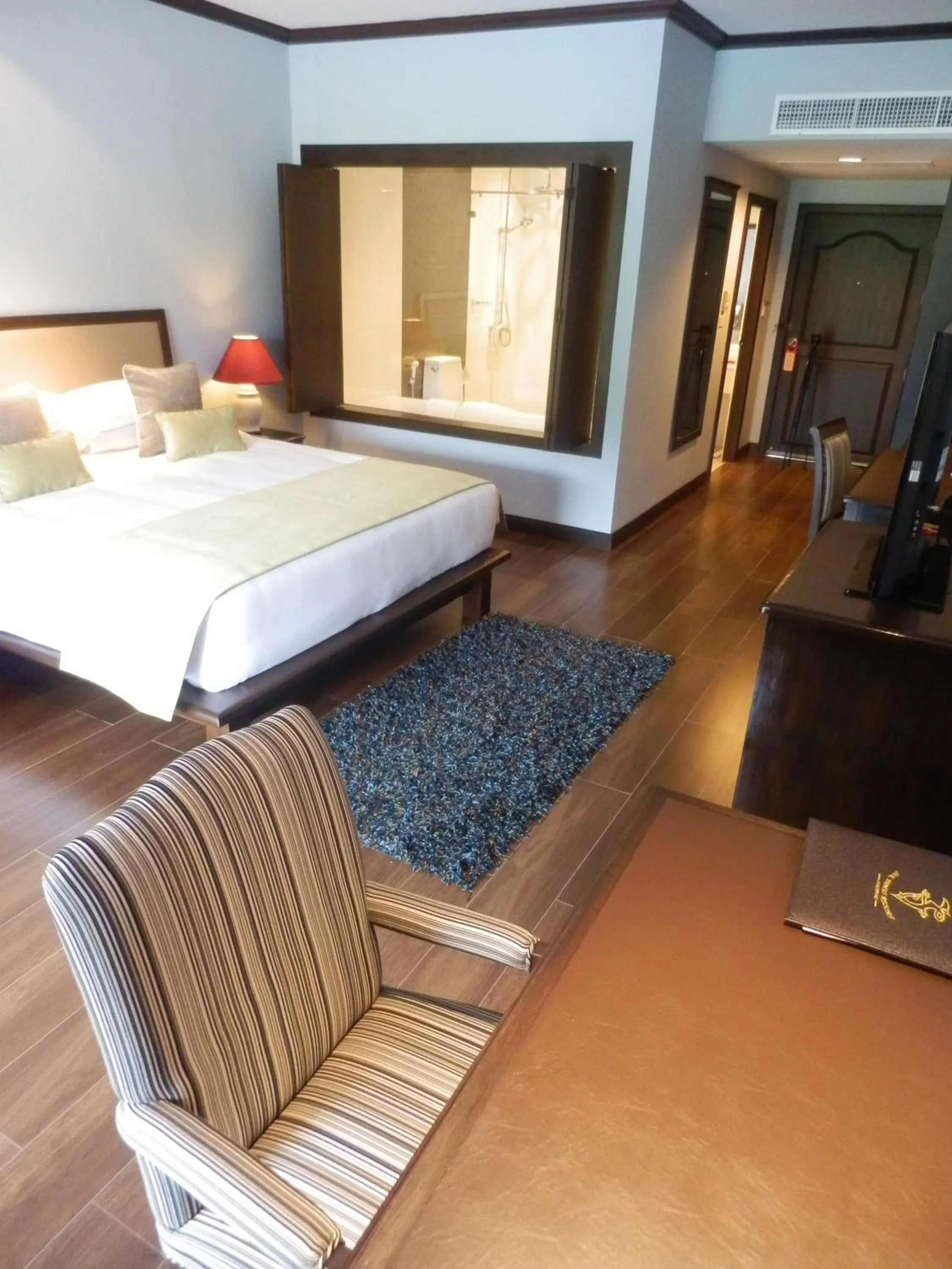 Photo of the whole room in Sir James Resort