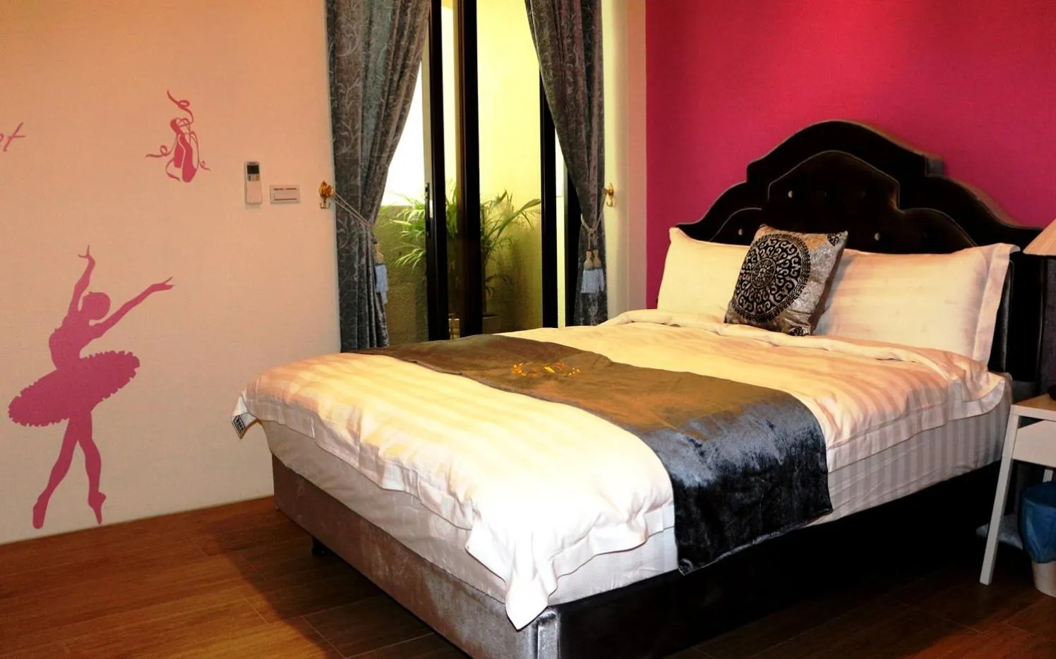 Bedroom, Bed in Waltz Villa