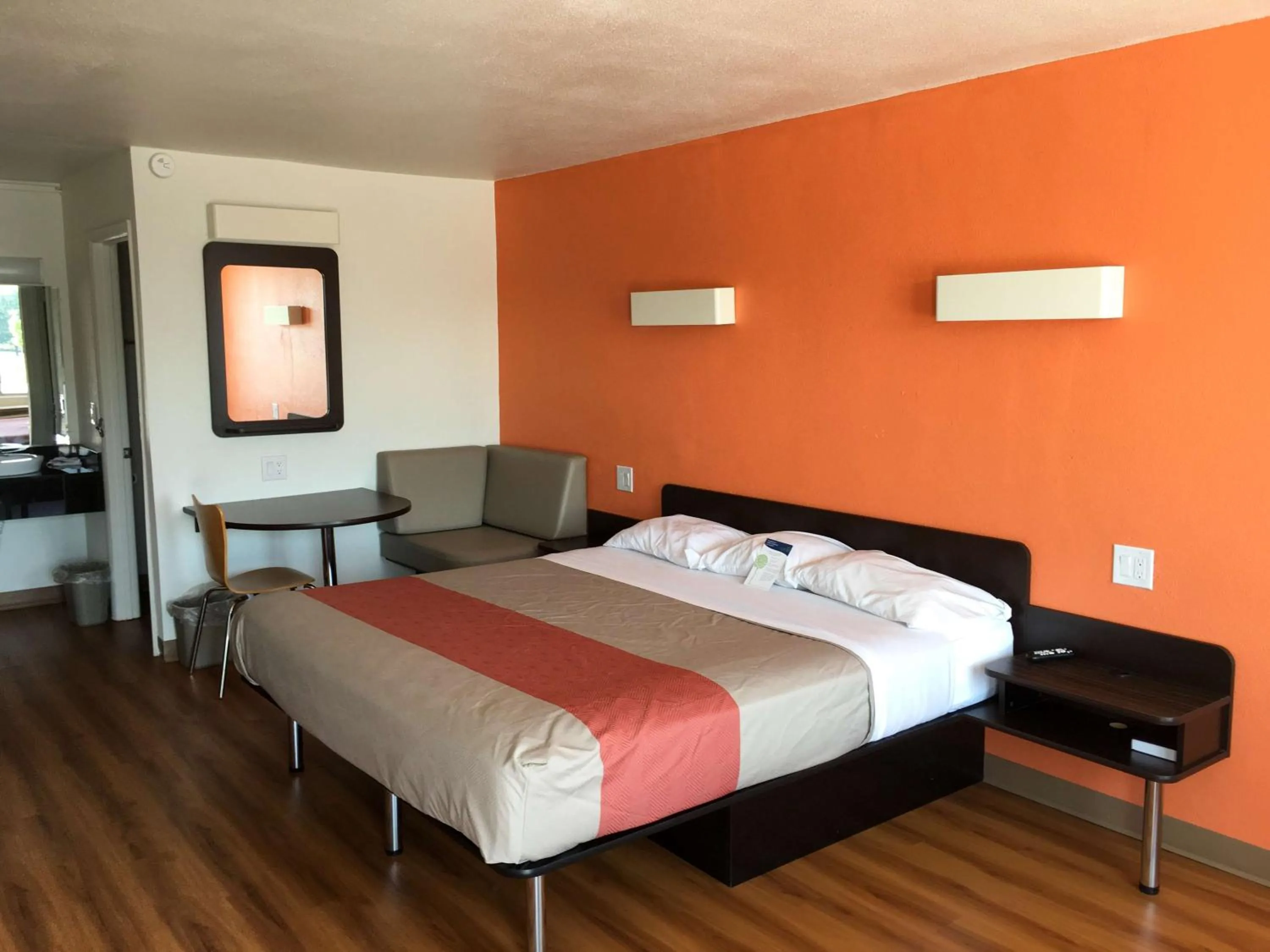 Photo of the whole room, Bed in Motel 6-Connellys Springs, NC