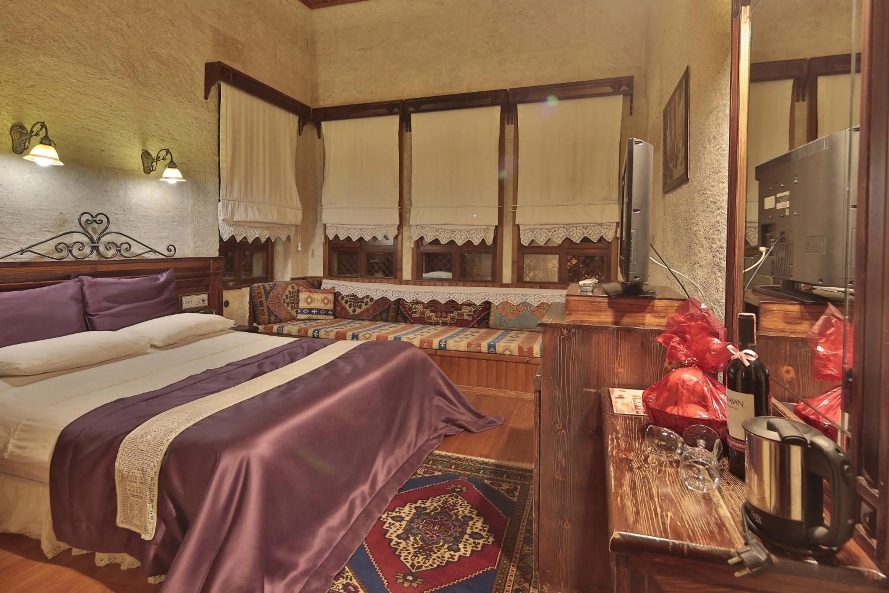 Photo of the whole room, Bed in Yusuf Yigitoglu Konagi - Special Category