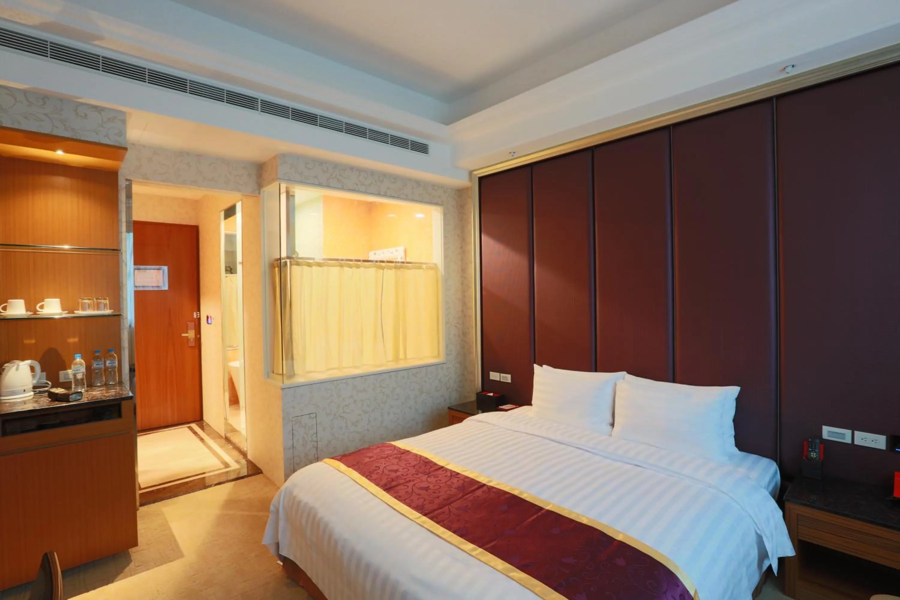 Bedroom, Bed in Happiness Inn Hotel