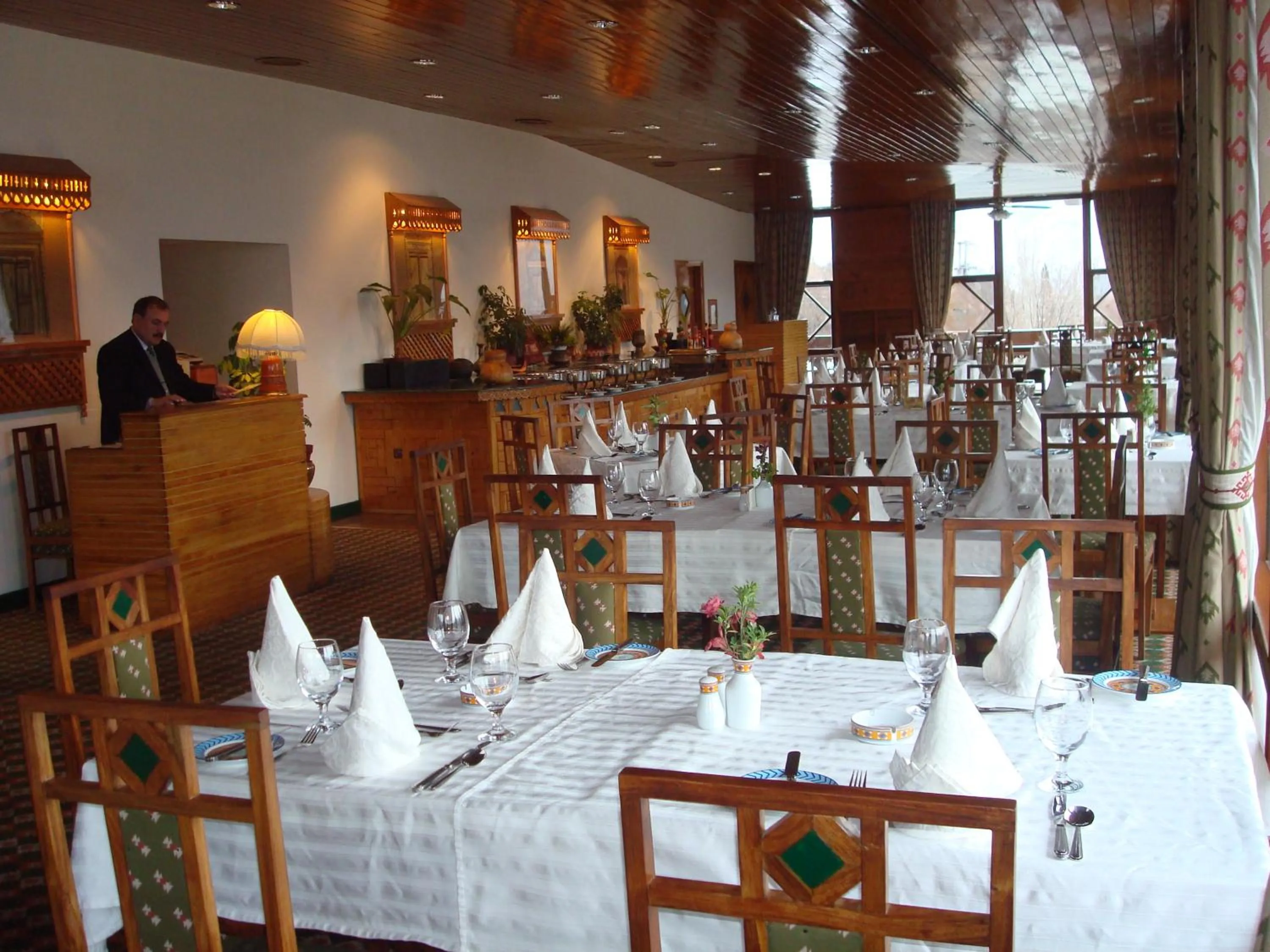 Restaurant/places to eat in Gilgit Serena Hotel