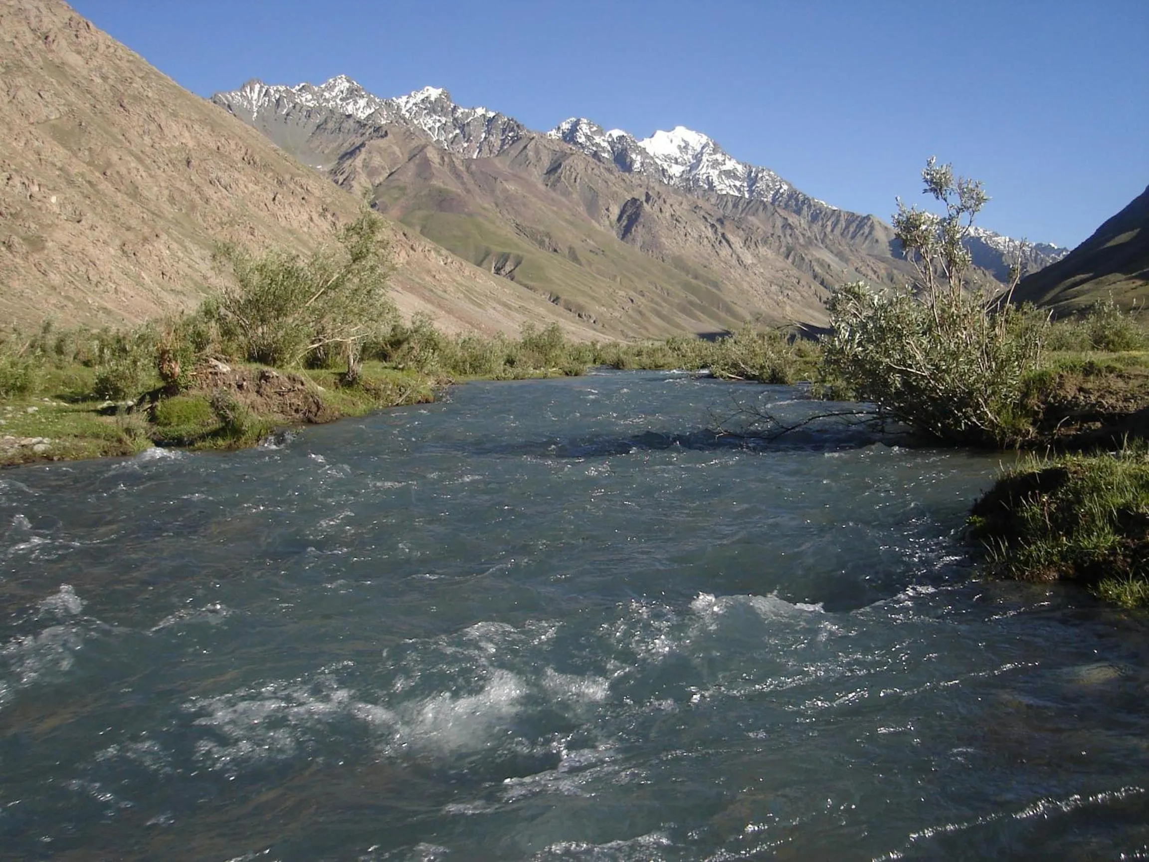 Mountain view in Gilgit Serena Hotel