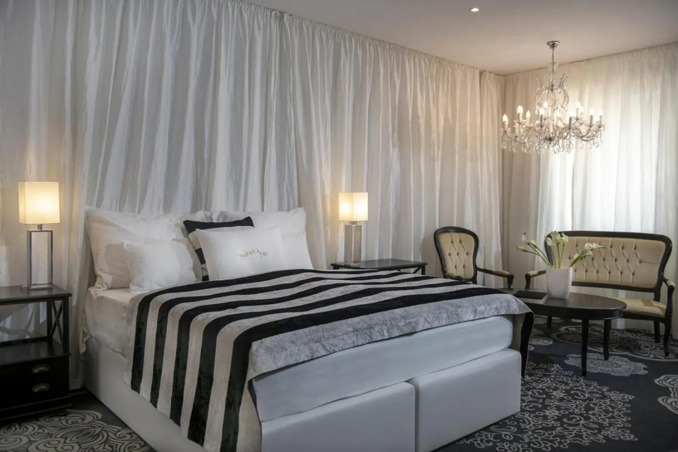 Bed in Erla Villa Boutique Hotel