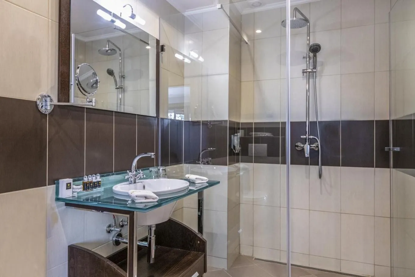 Shower in Erla Villa Boutique Hotel