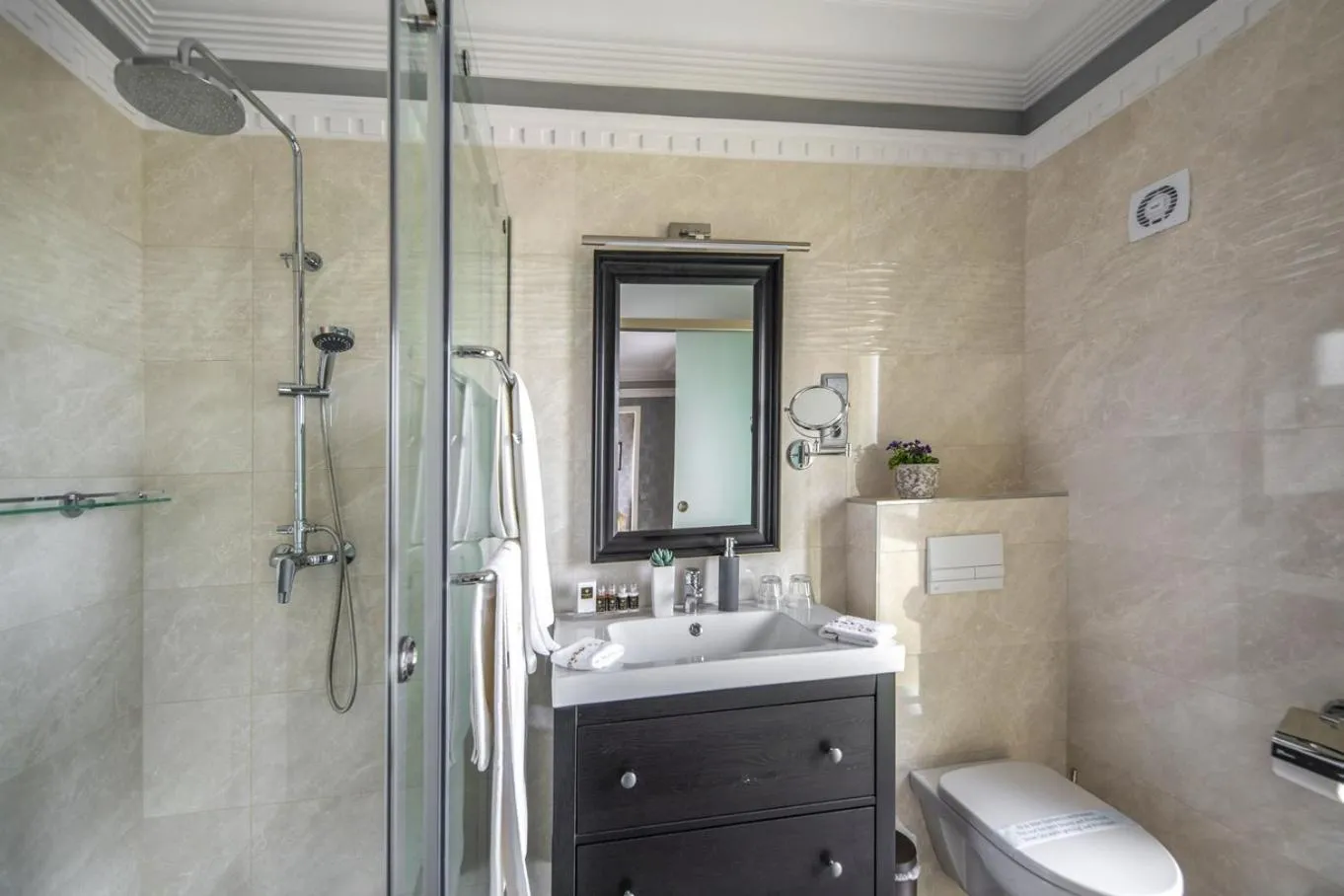 Bathroom in Erla Villa Boutique Hotel