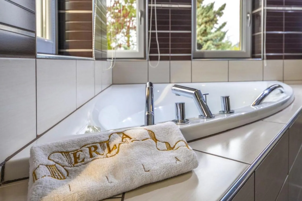 Bathroom, Bed in Erla Villa Boutique Hotel