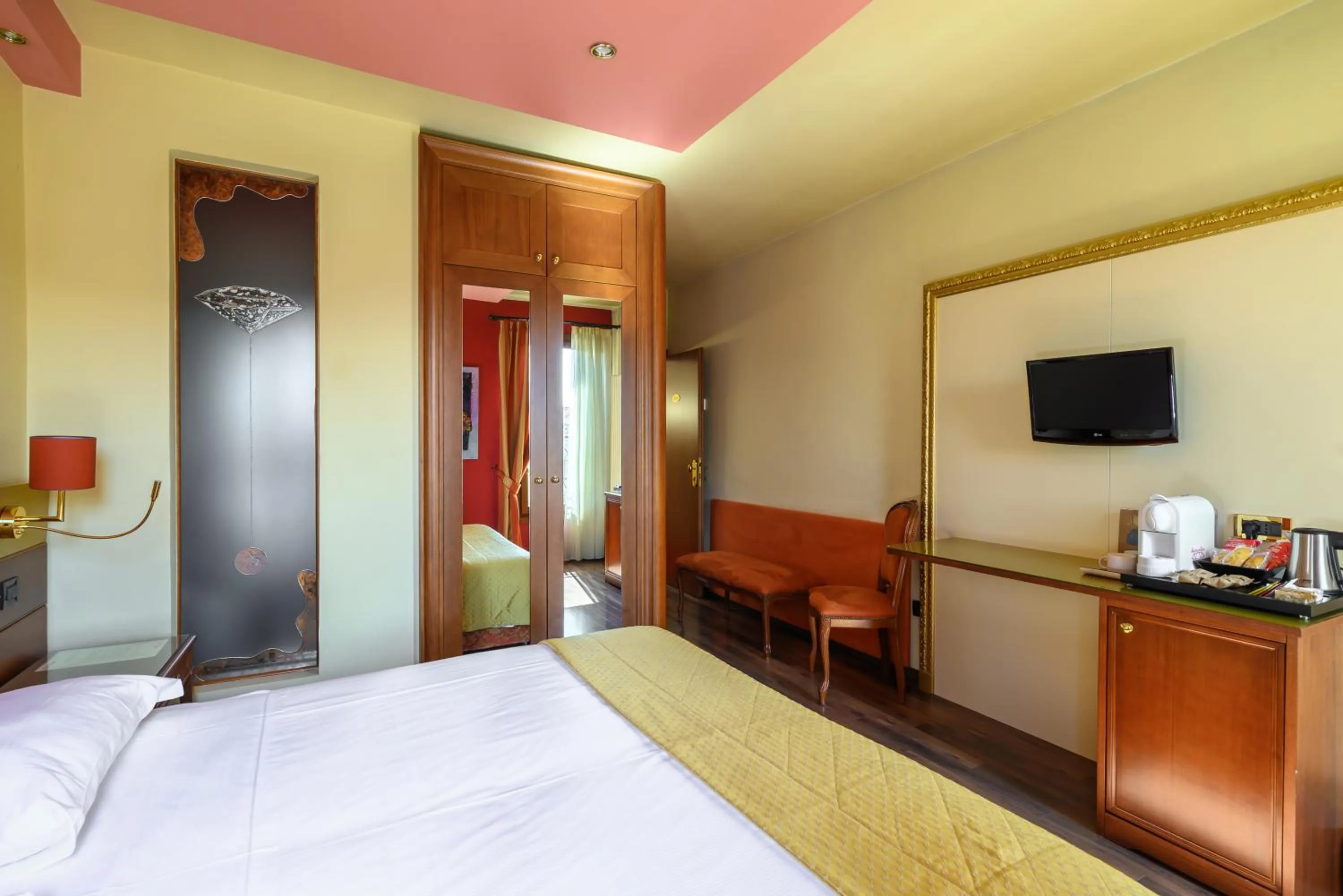 Bedroom, Bed in Diamantino Town House