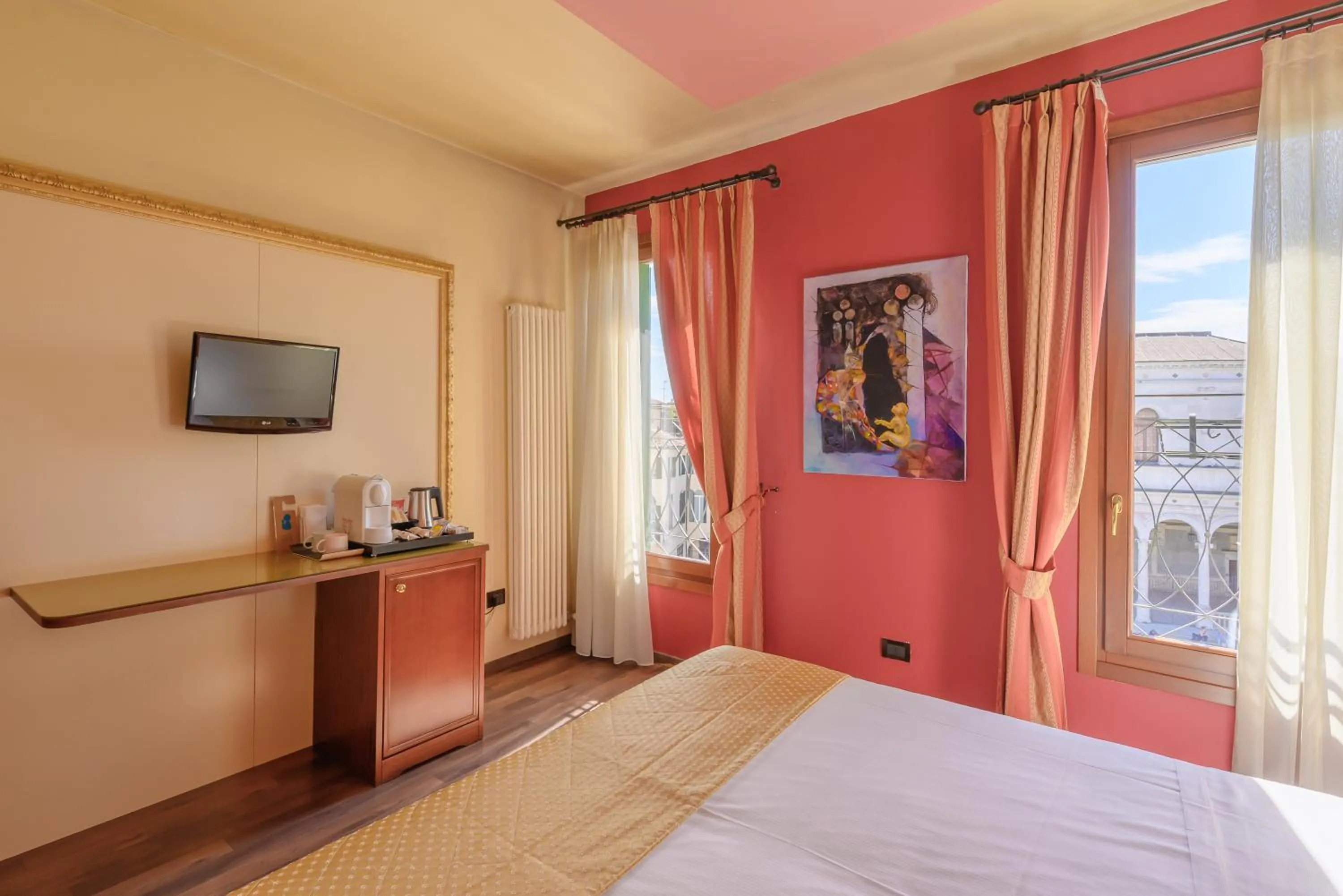 Bedroom, Bed in Diamantino Town House