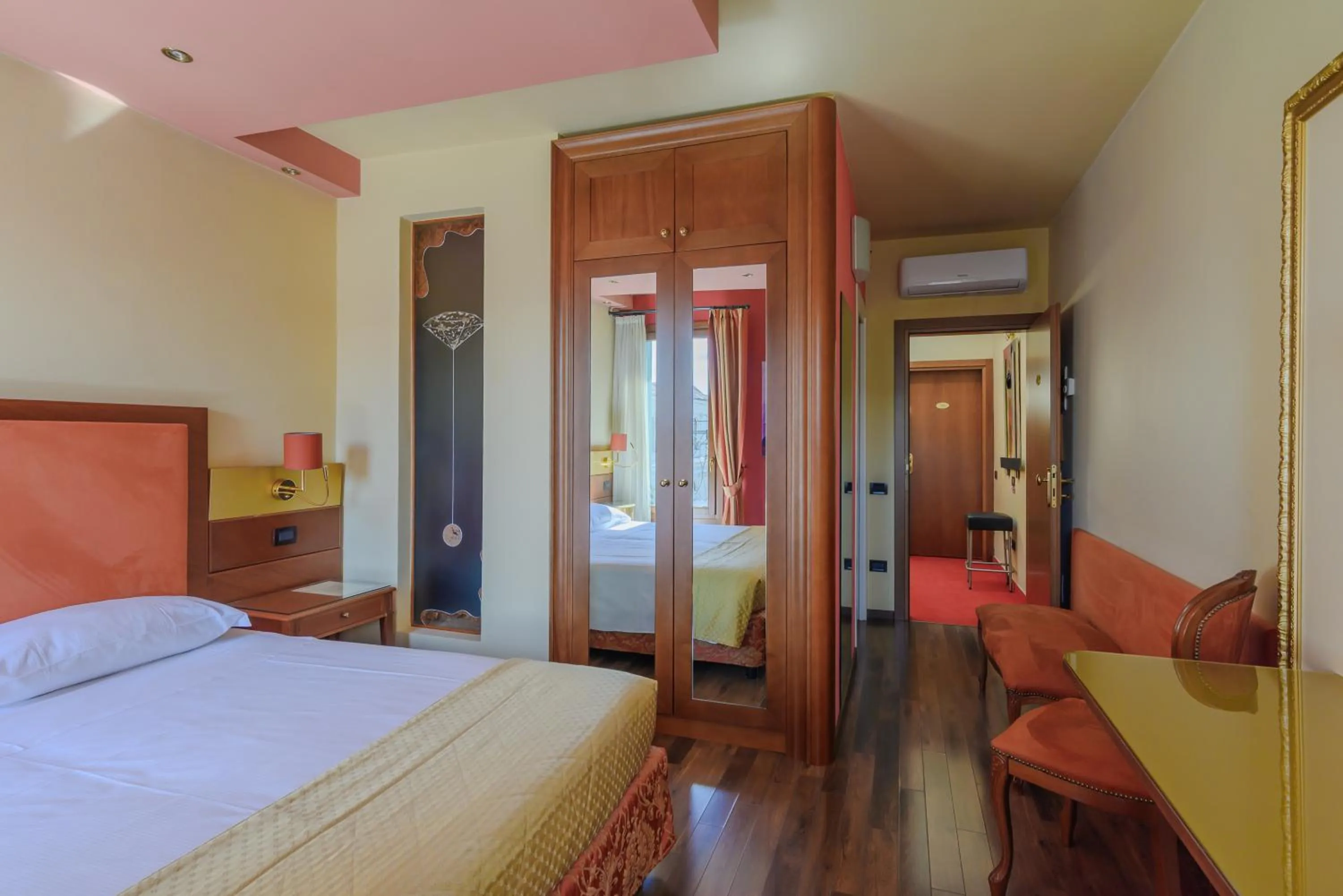 Bedroom, Bed in Diamantino Town House