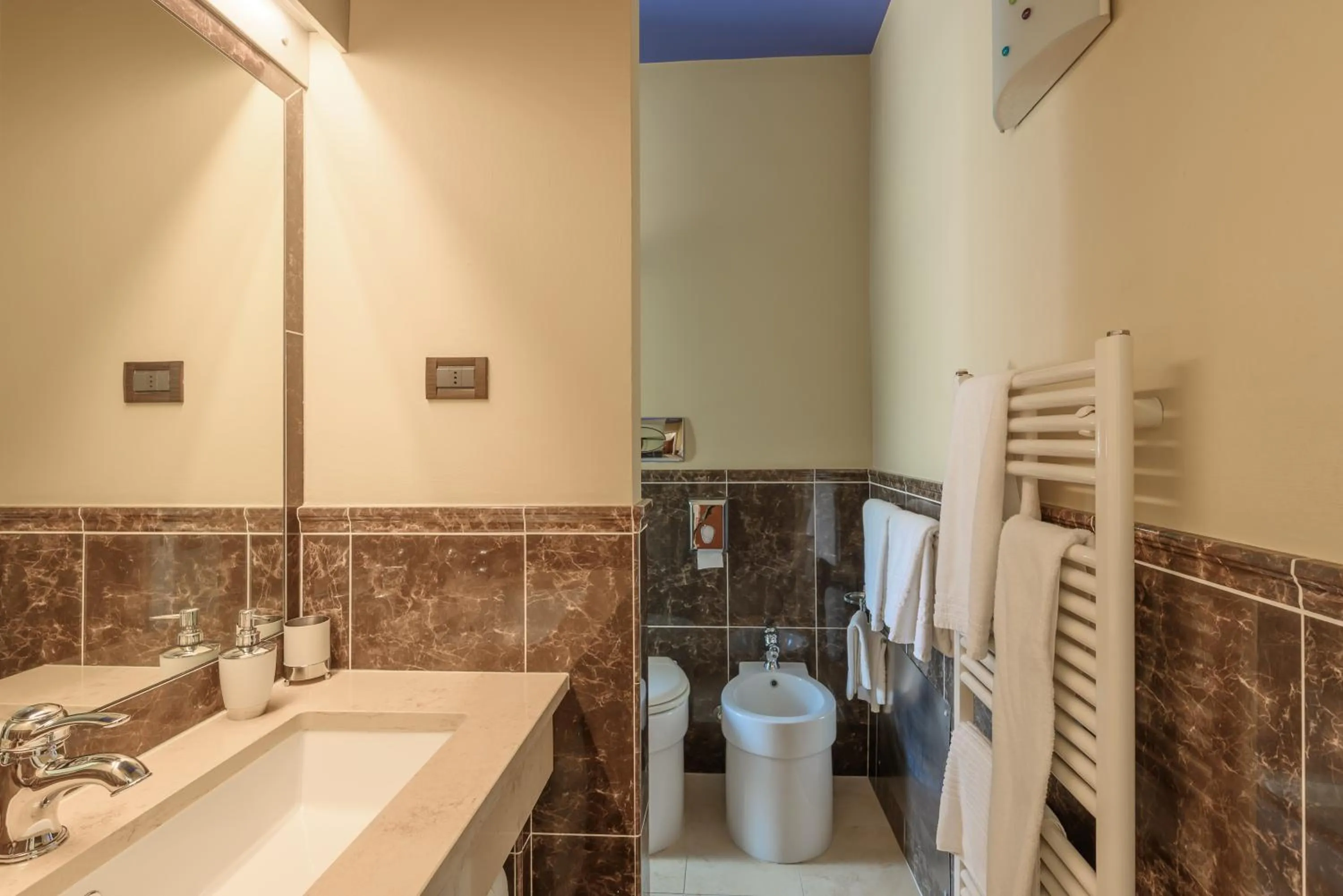 Bathroom in Diamantino Town House