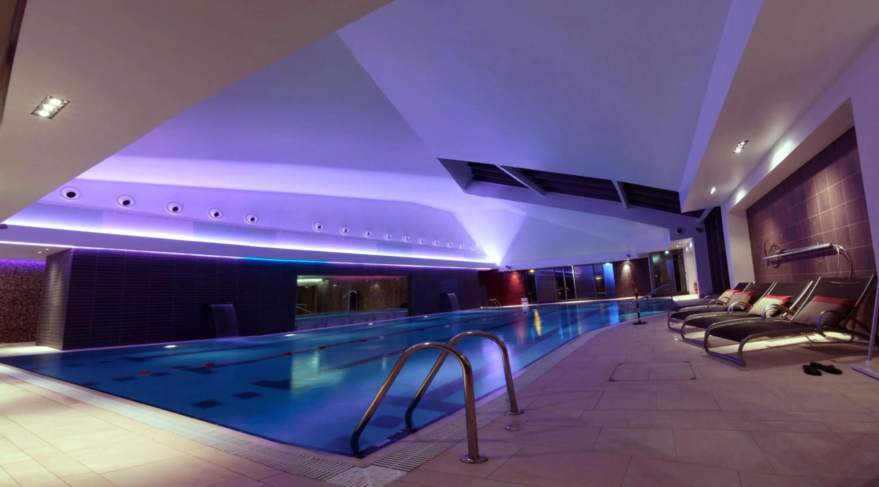 Swimming pool in Parklands Hotel & Country Club