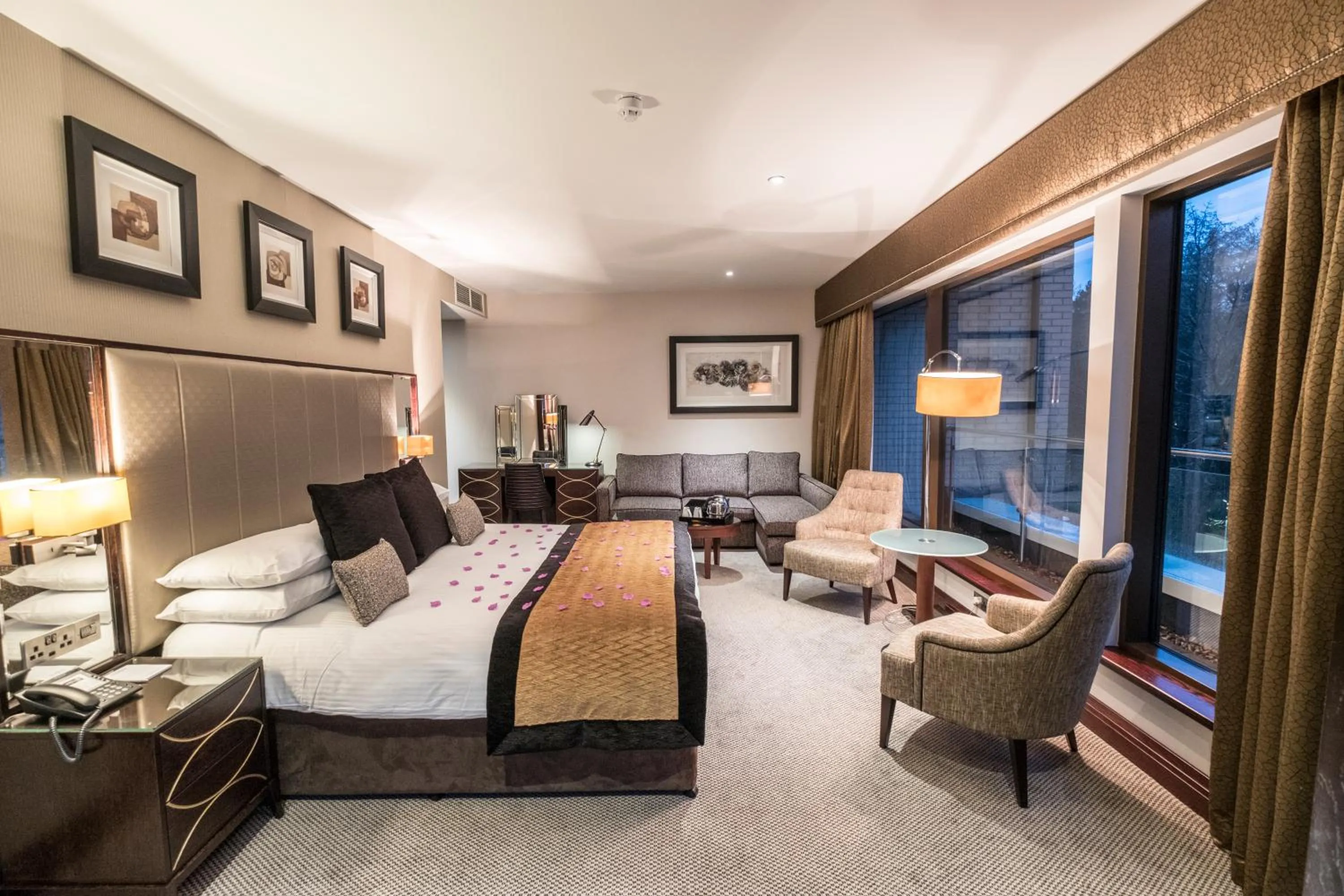 Coffee/tea facilities, Bed in Parklands Hotel & Country Club