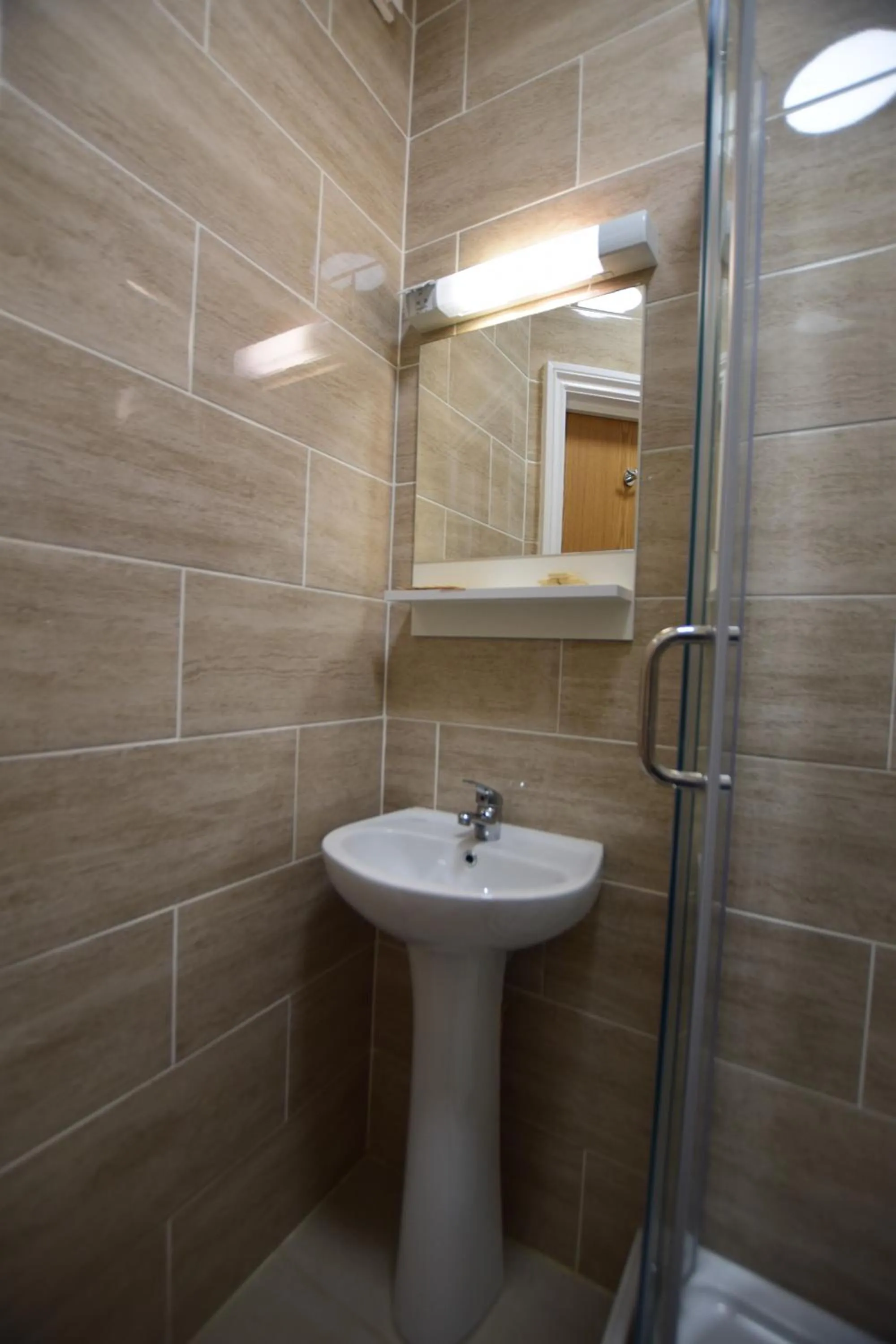 Bathroom in Woodlands Lodge Ilford