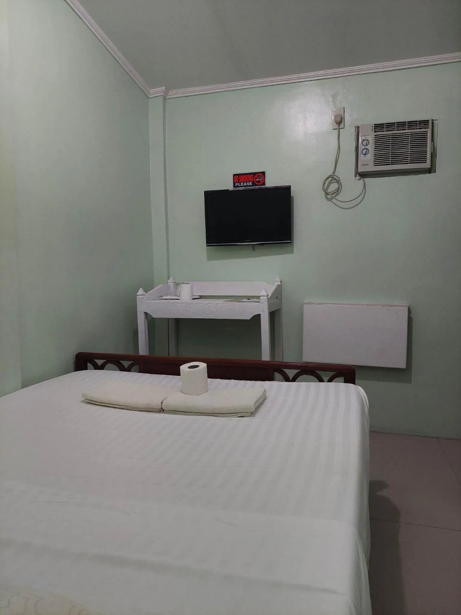 Bedroom, Bed in Dweller's Pensione