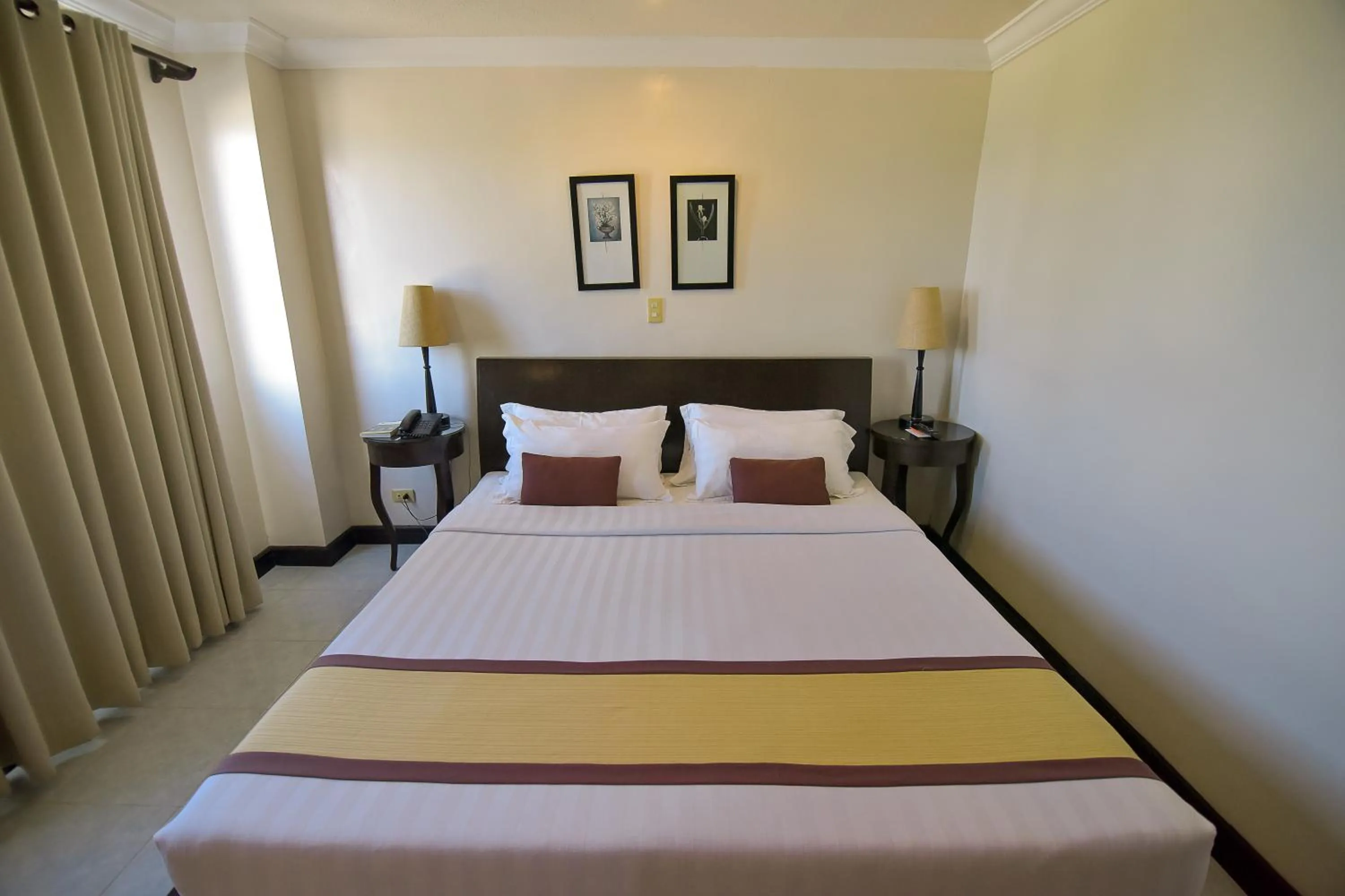 Bed in Hotel Tavern Surigao