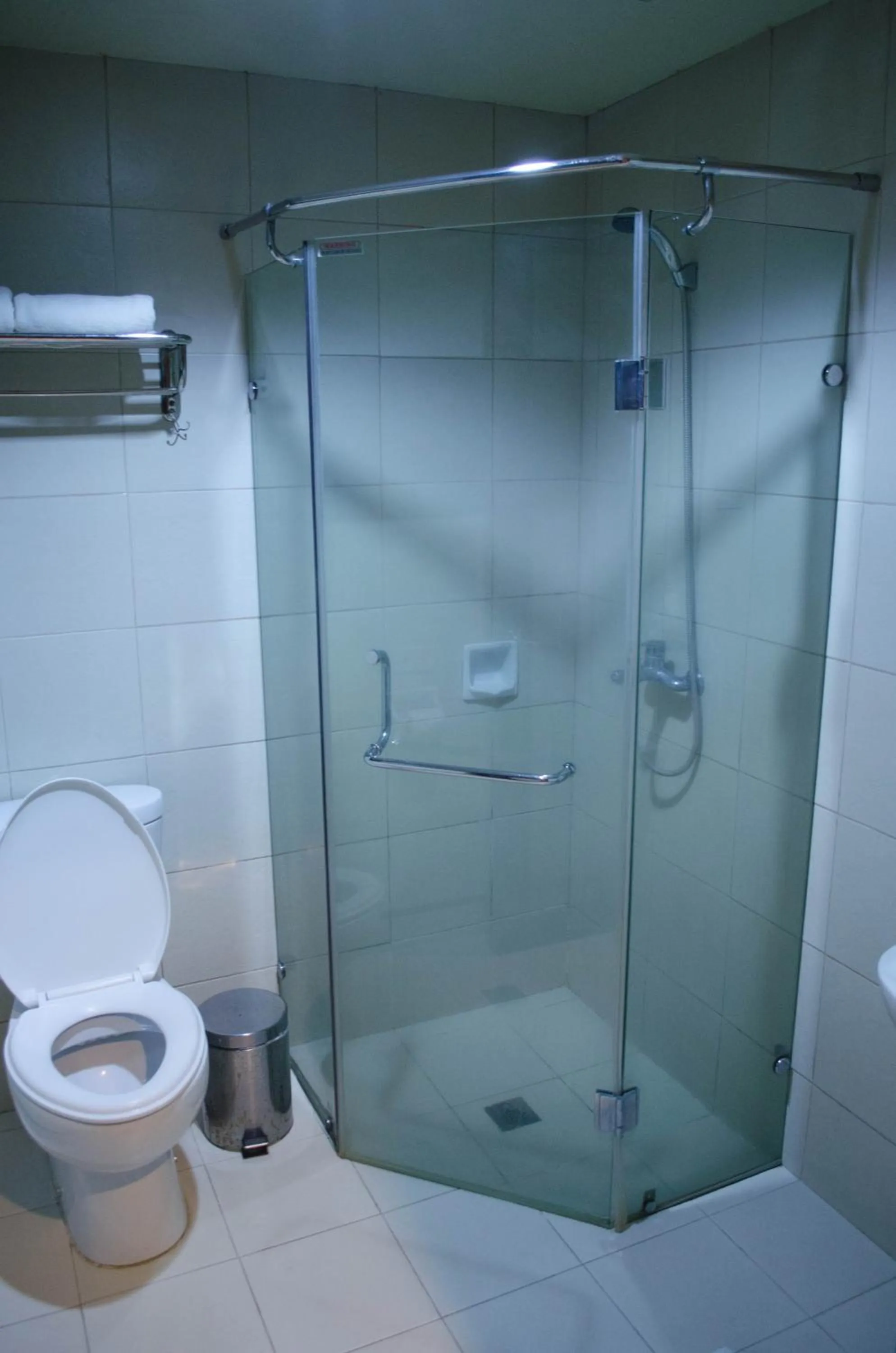 Toilet in Hotel Tavern Surigao