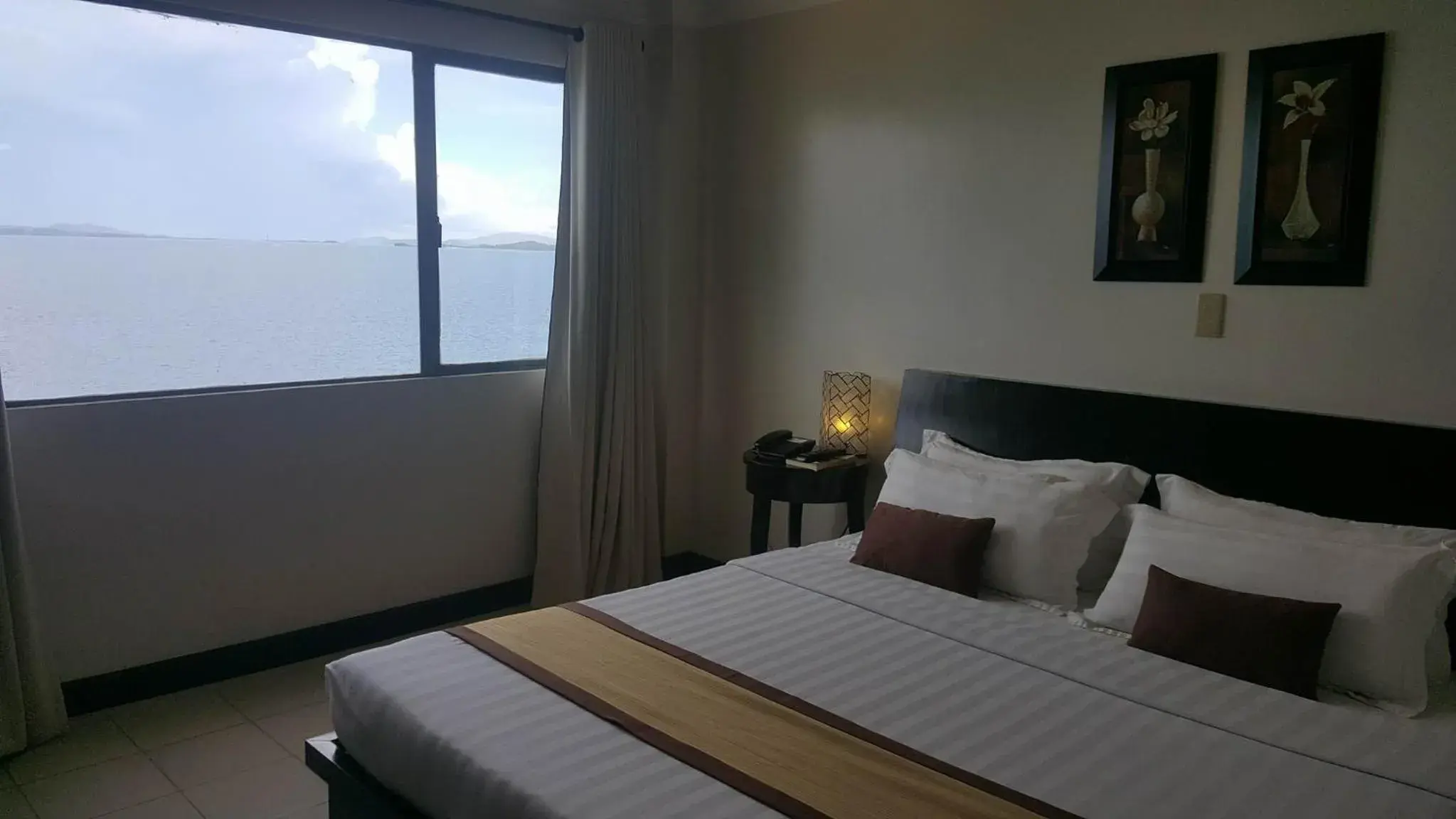 Deluxe with Sea View in Hotel Tavern Surigao Deluxe with Sea View in Hotel Tavern Surigao